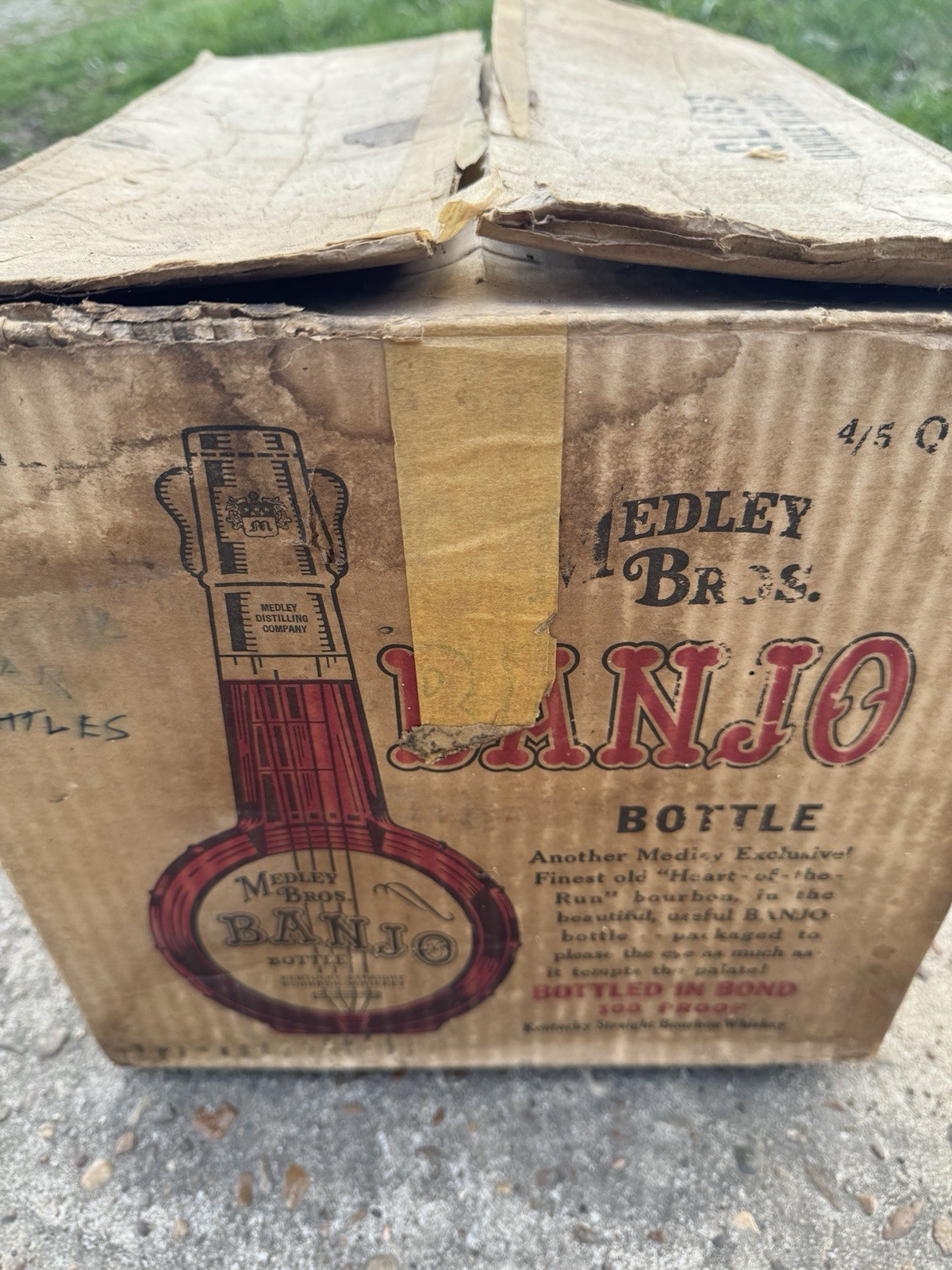 One Case Medley Kentucky Bourbon Banjo Bottles (12) New Old Stock Never filled. 