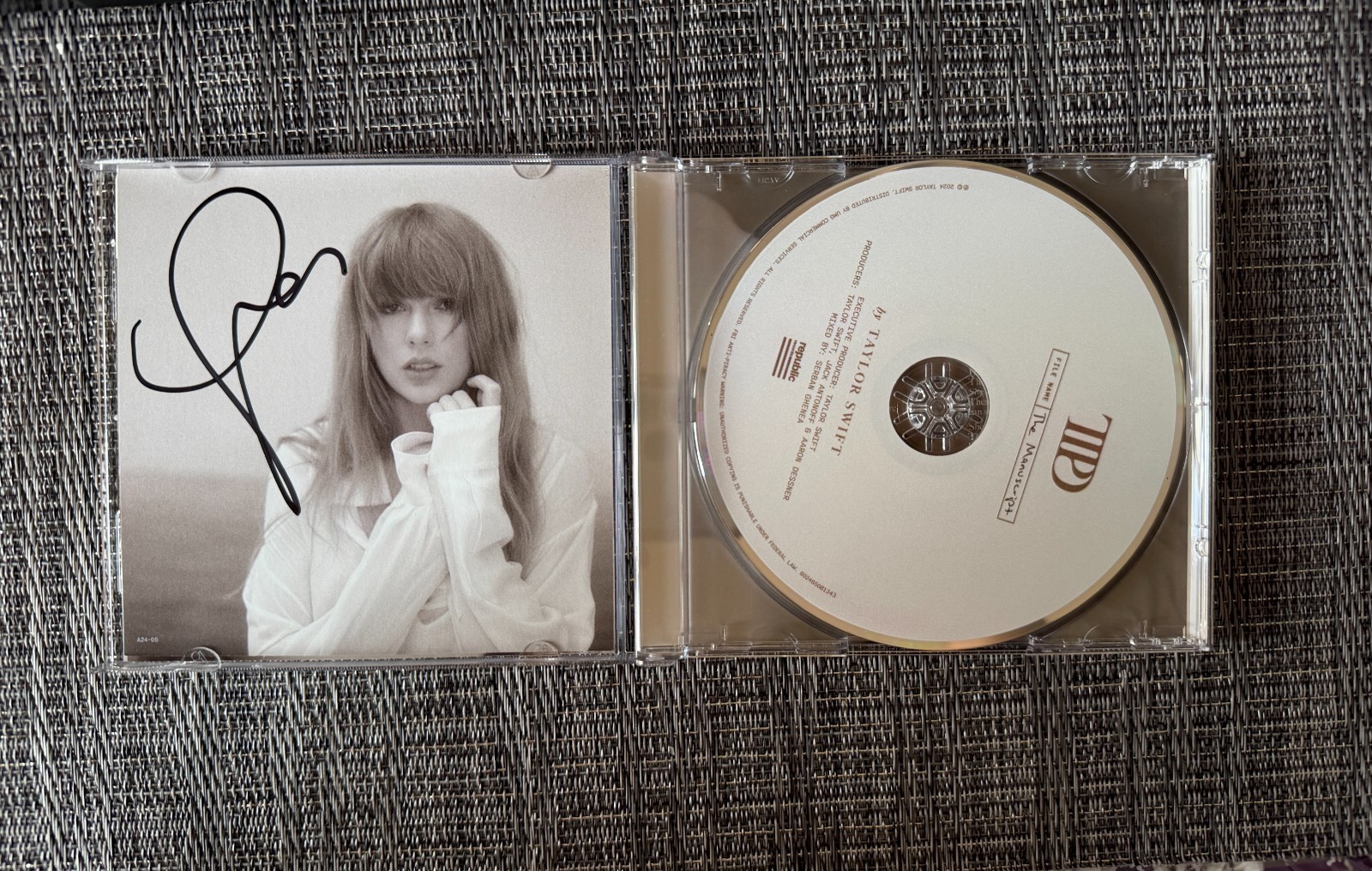 Tortured Poets Department CD Bonus Track The Manuscript Hand Signed Insert +GIFT