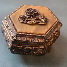 Vintage 1970s Sankyo Japan Ormolu Music Box Carpenters Continuous Play AS IS picture