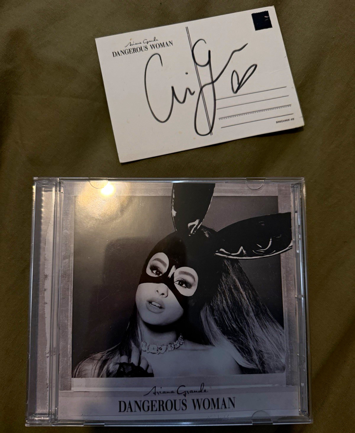 Ariana Grande Dangerous Woman cd with signed postcard