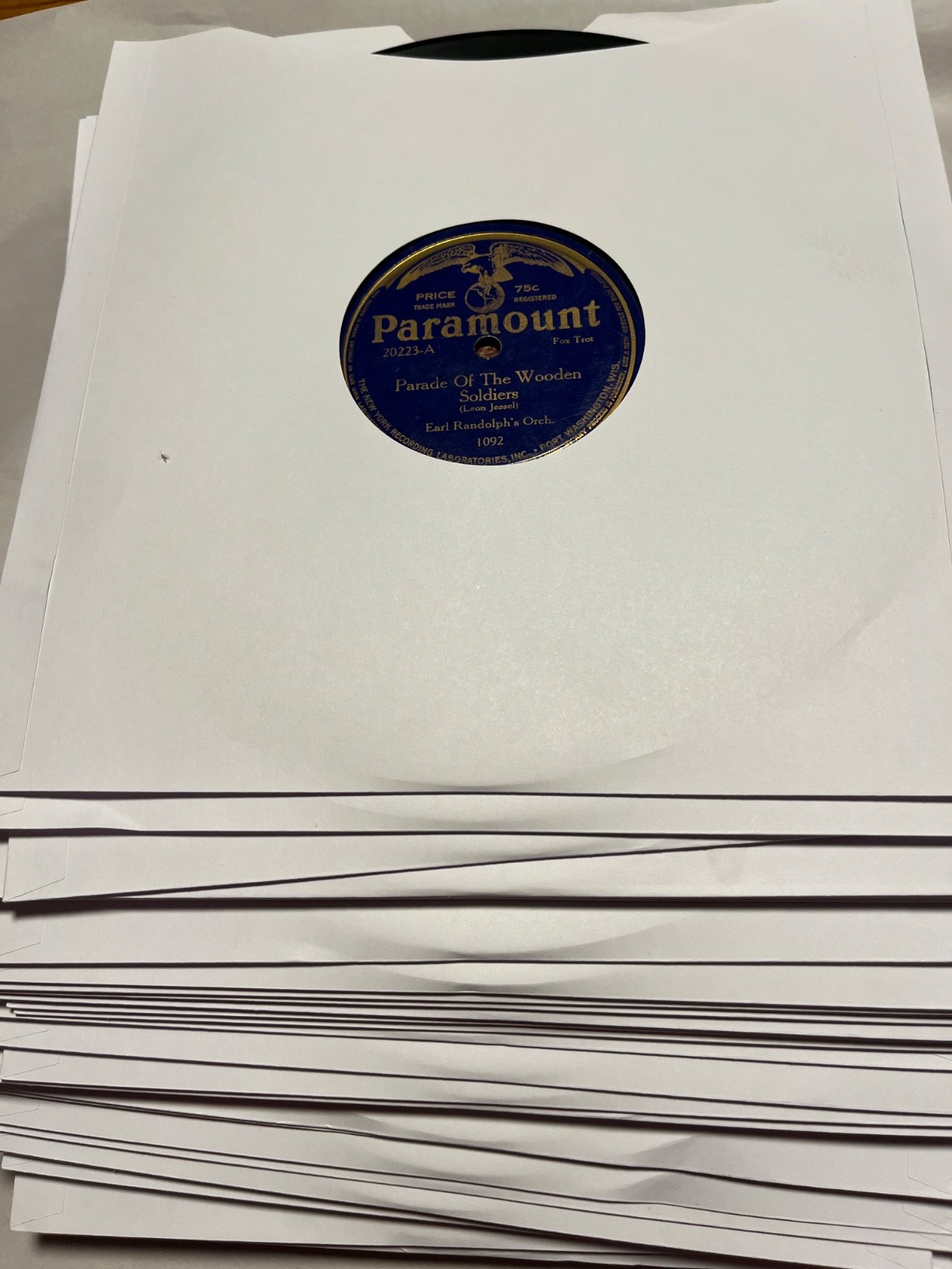 lot of 36 Vintage  78 RPM Records - SUPERTONE VICTORIA SCROLL BAT WING PARAMOUNT
