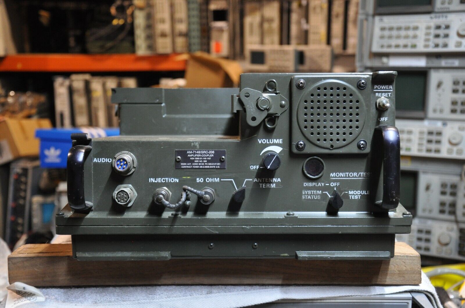 Magnavox AM-7148/GRC-206 HF Power Amplifier/Coupler
