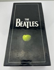 2009 Beatles Stereo Box Set 11 Albums + Past Masters + Mini Documentary DVD picture