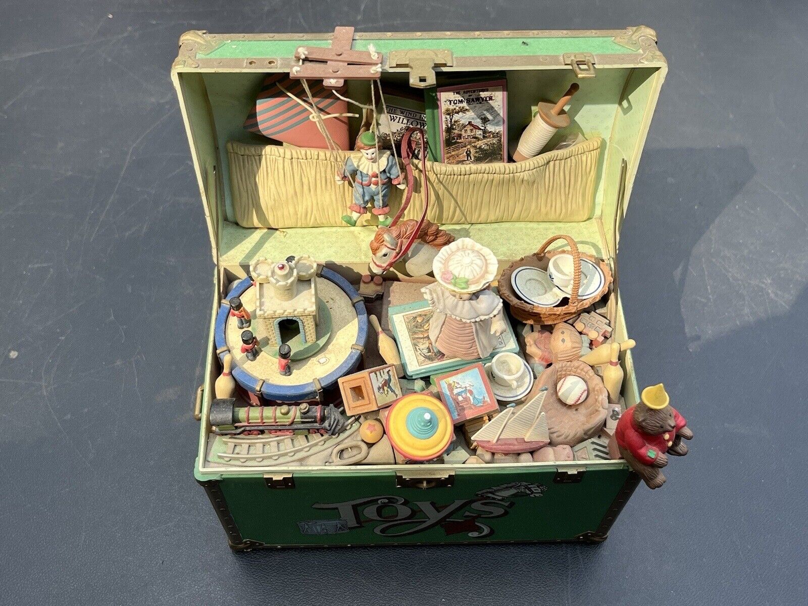 Damaged Vintage Enesco TOY SYMPHONY 1986 Music Box ~Treasure Trove of Toys ~