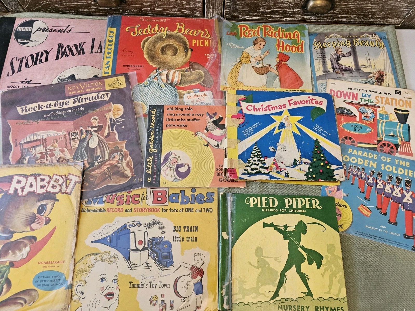 Lot of  20 Vtg Children Records 78, 45 RPM Shellac Bakelite Co. RCA Golden Book