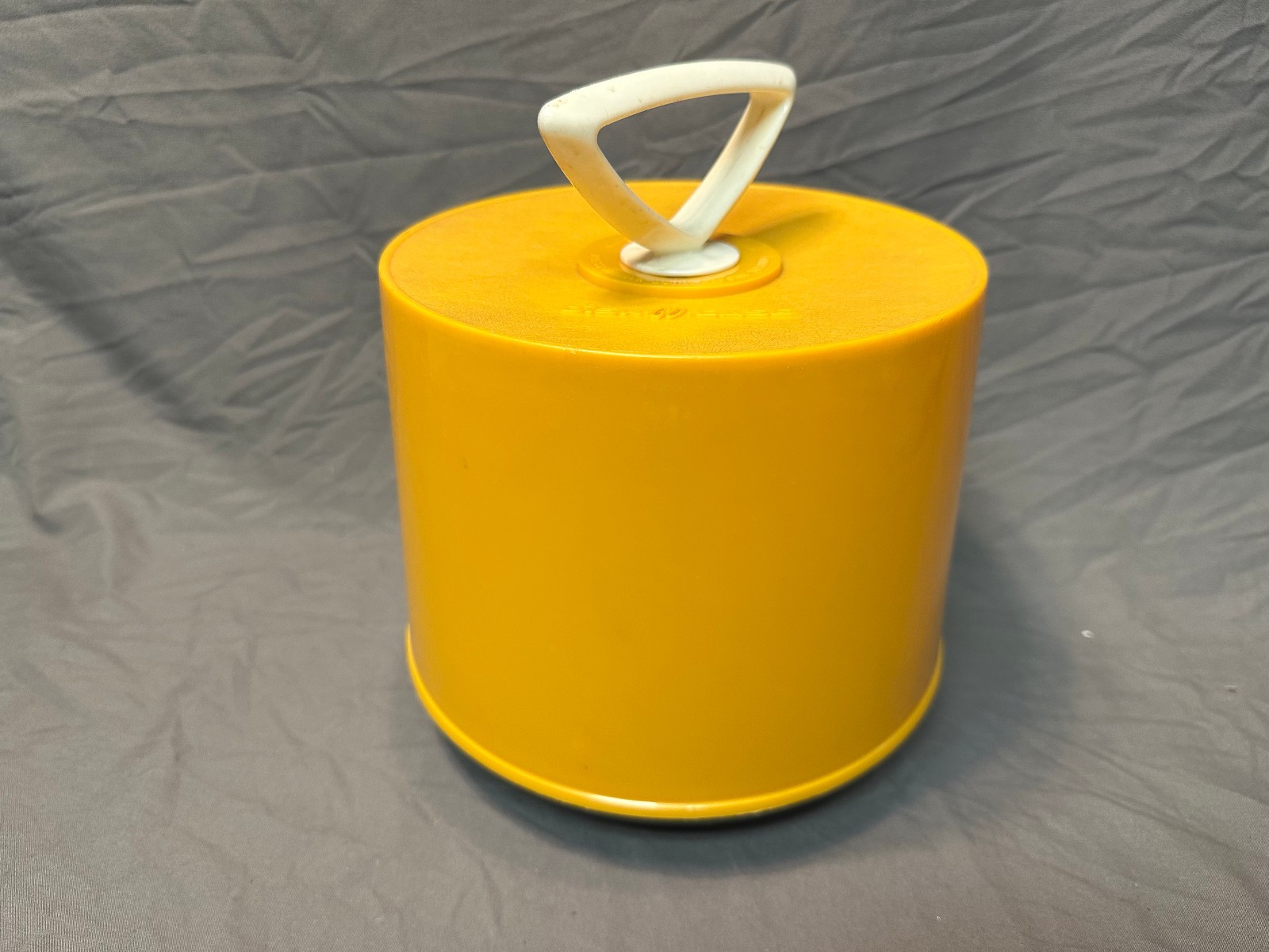 Vtg Gold Disk-Go-Case Record 45 Tote Plastic Holder w/20 45s storage carrier MCM