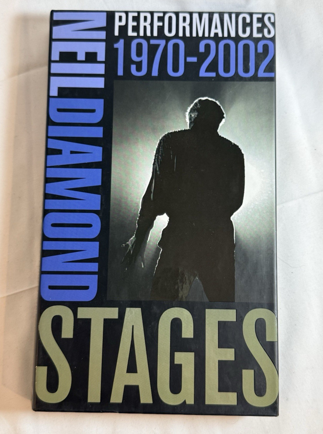 Neil Diamond Stages Performances 1970-2002, 6-Disc Box Set 5 CD’s 1 DVD and Book