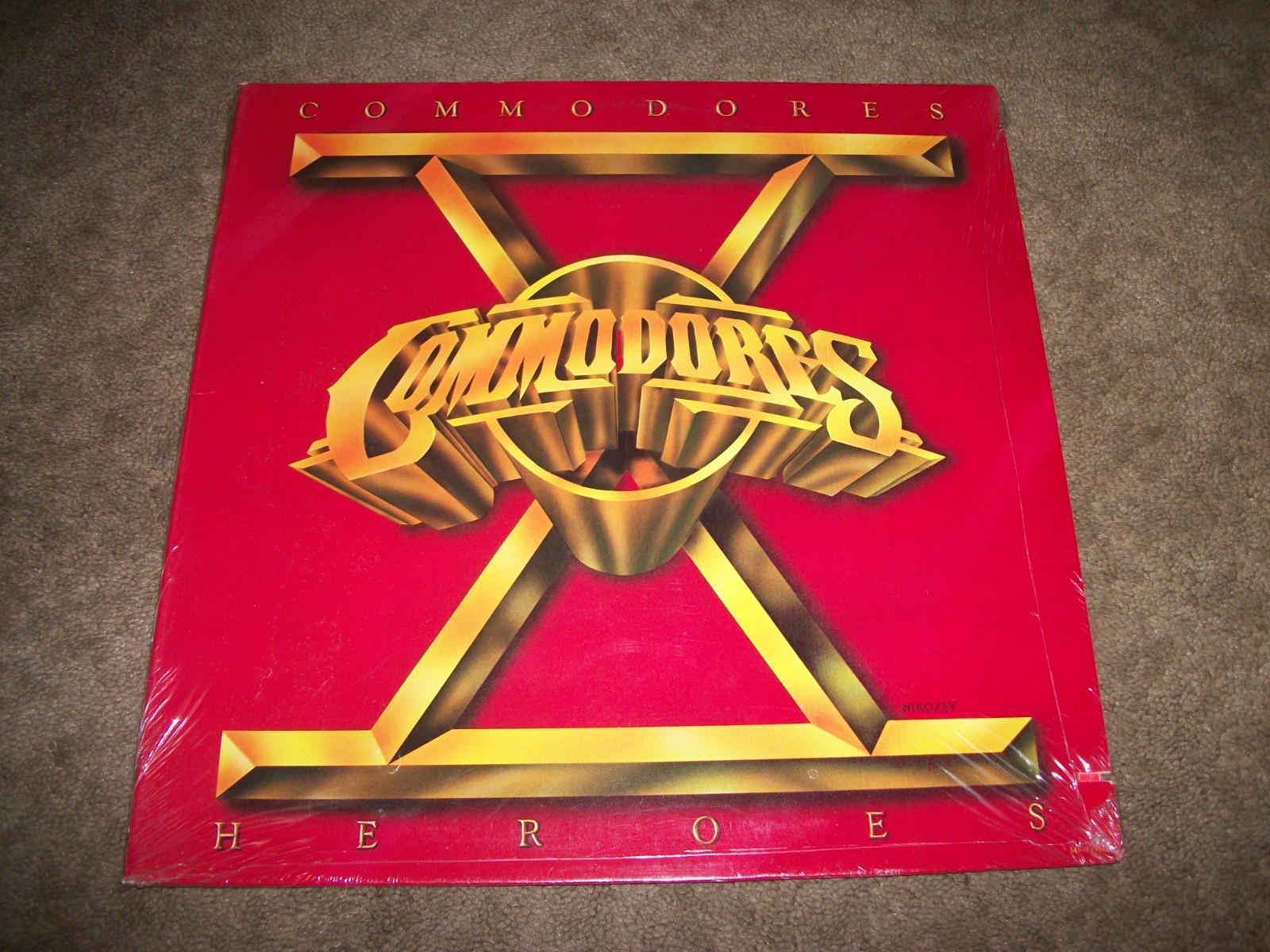 THE COMMODORES - HEROES LP  MOTOWN RECORDS VINYL - SEALED NEW