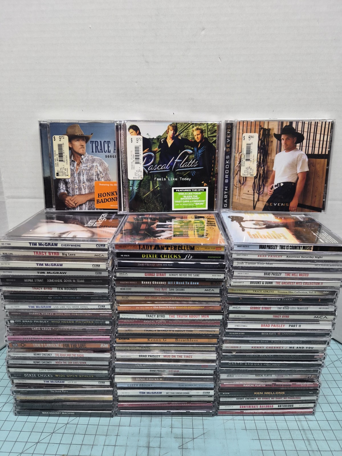 Wholesale Lot of 69 Country Music CD\'s Garth,Lady A, Byrd,Paisley,Kenny,Tim 