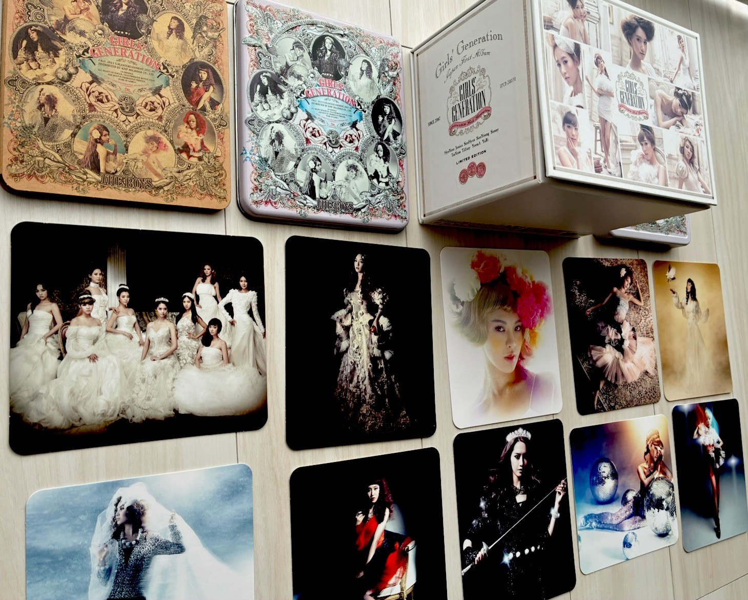 Girls’ Generation SNSD Japan 1st Album BOX CD DVD Photobook + Photo Card Tin