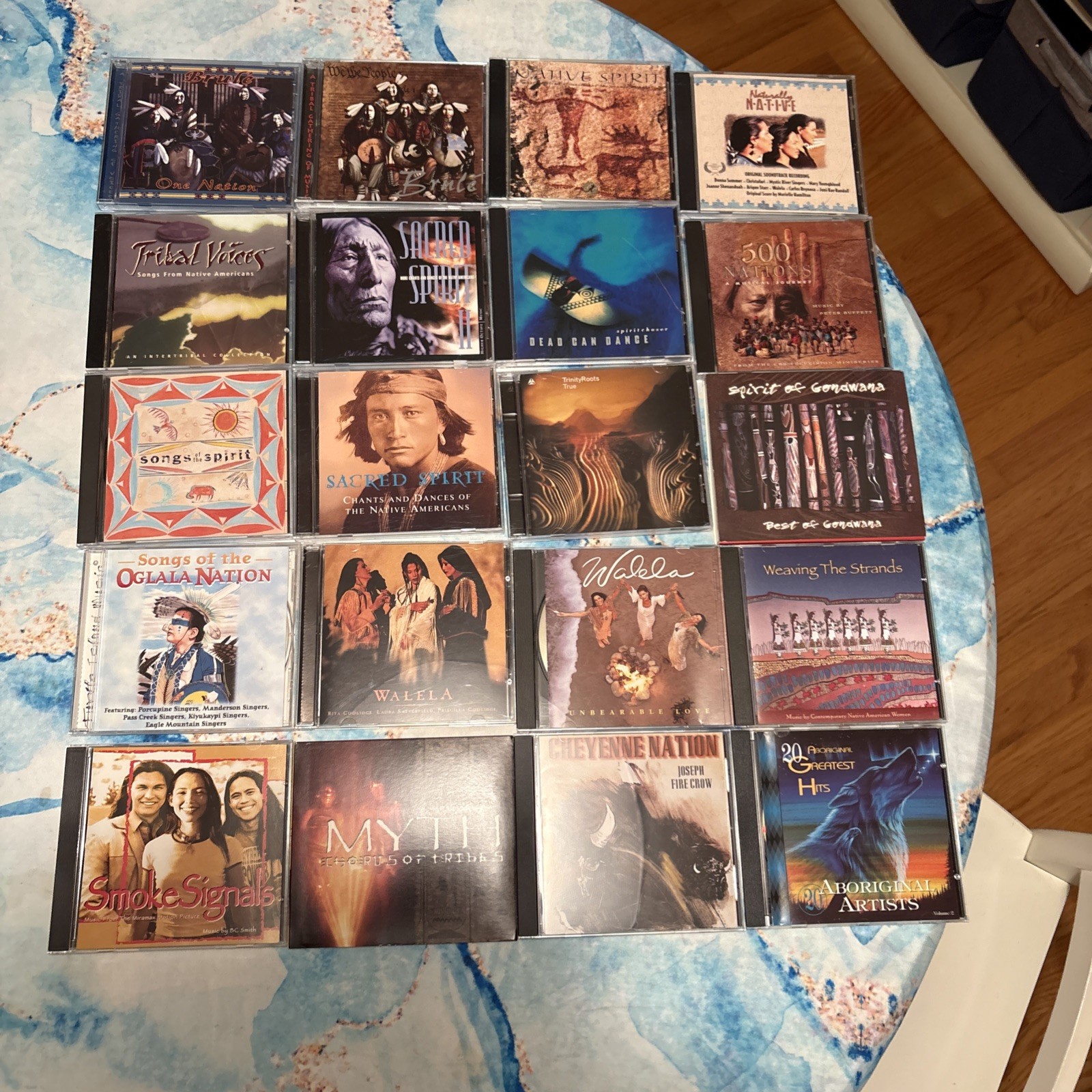 Mixed Lot of 20 Native American Indian CDs.. preowned Very Good Condition ￼