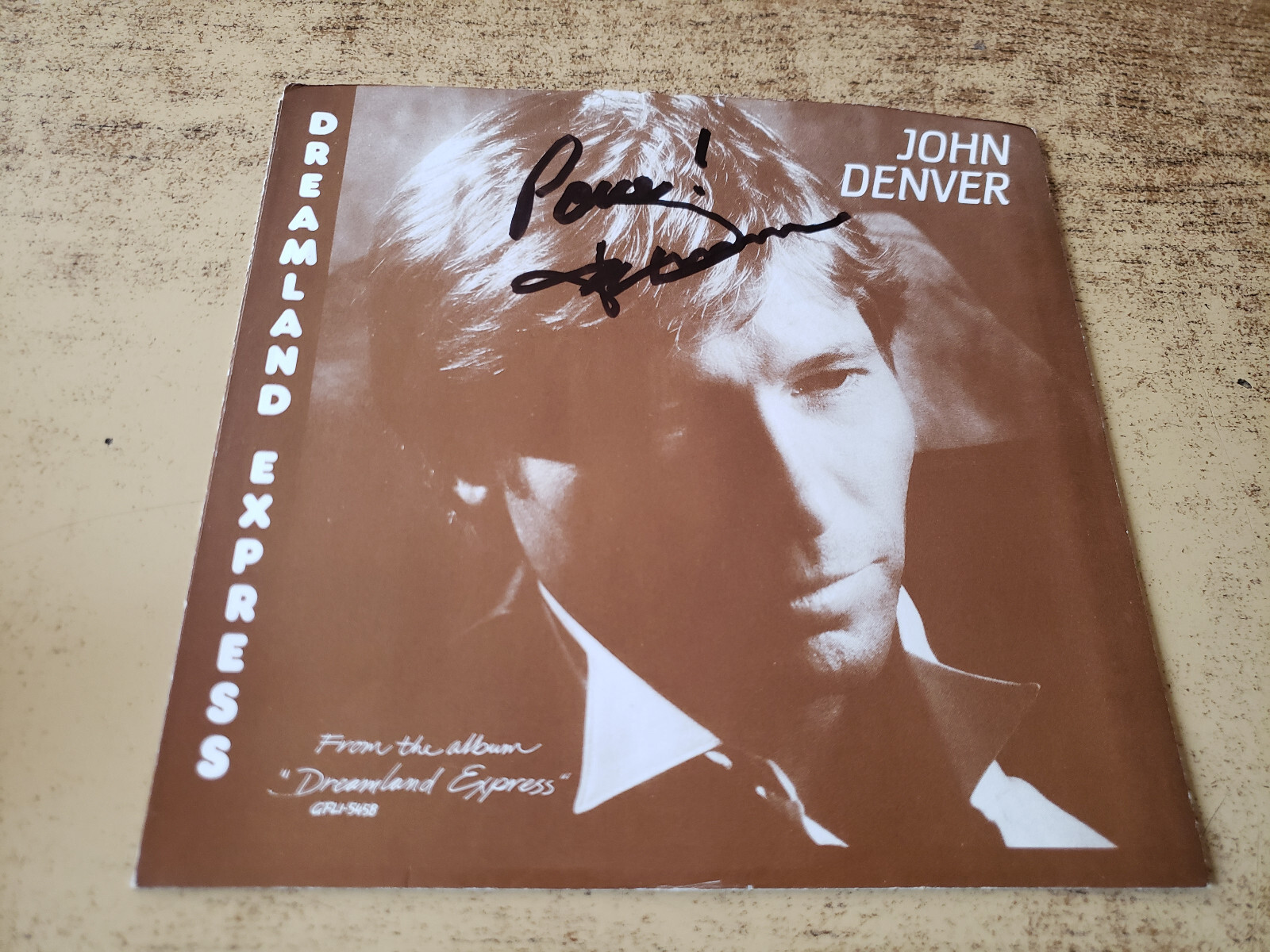 hand autographed 1980s EXCELLENT John Denver – Dreamland Express SLEEVE ONLY 45