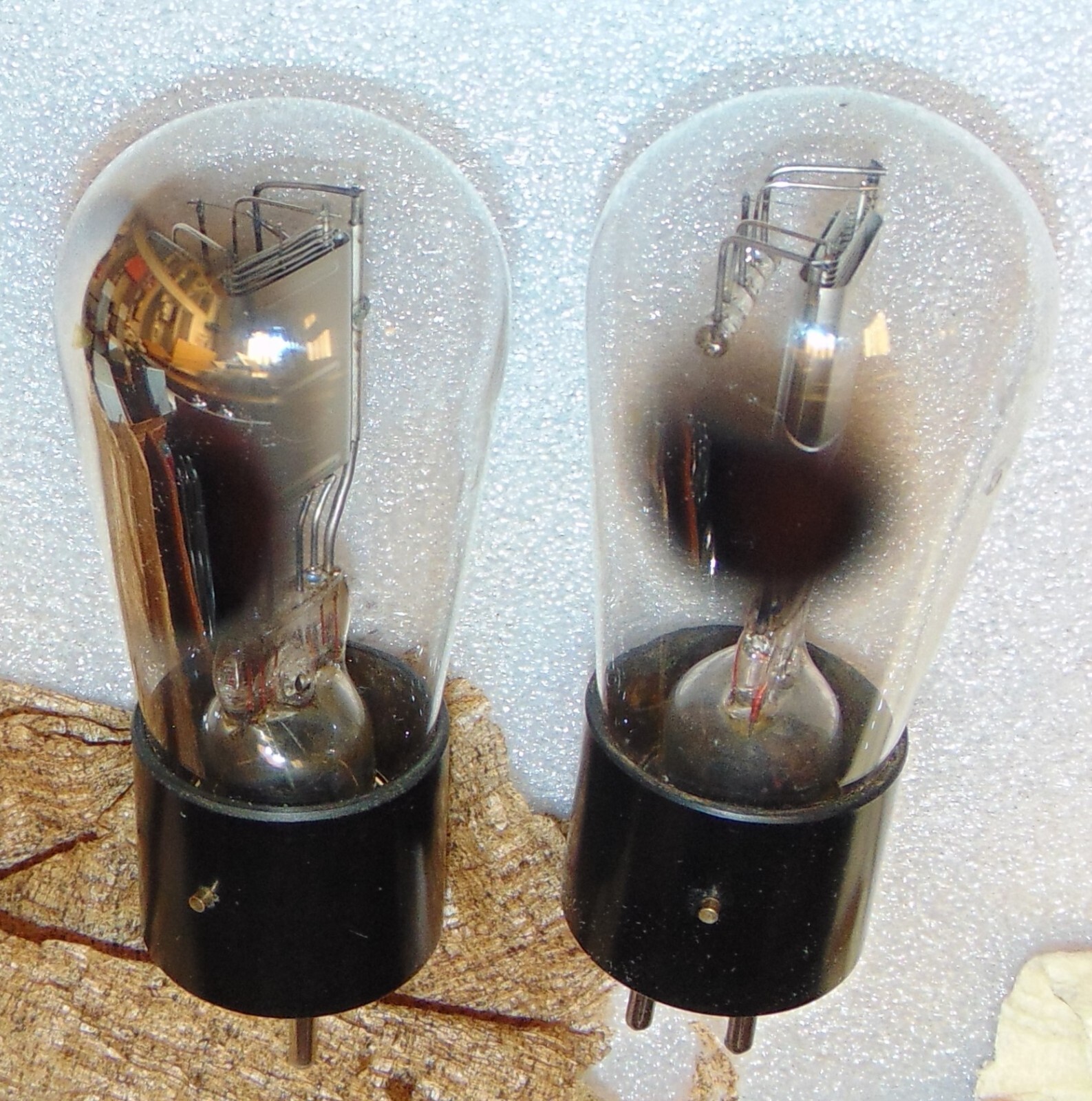 MEGA RARE NOS PAIR WESTERN ELECTRIC GLOBE TUBES D-91144 102-F AUDIO TUBES 1930S