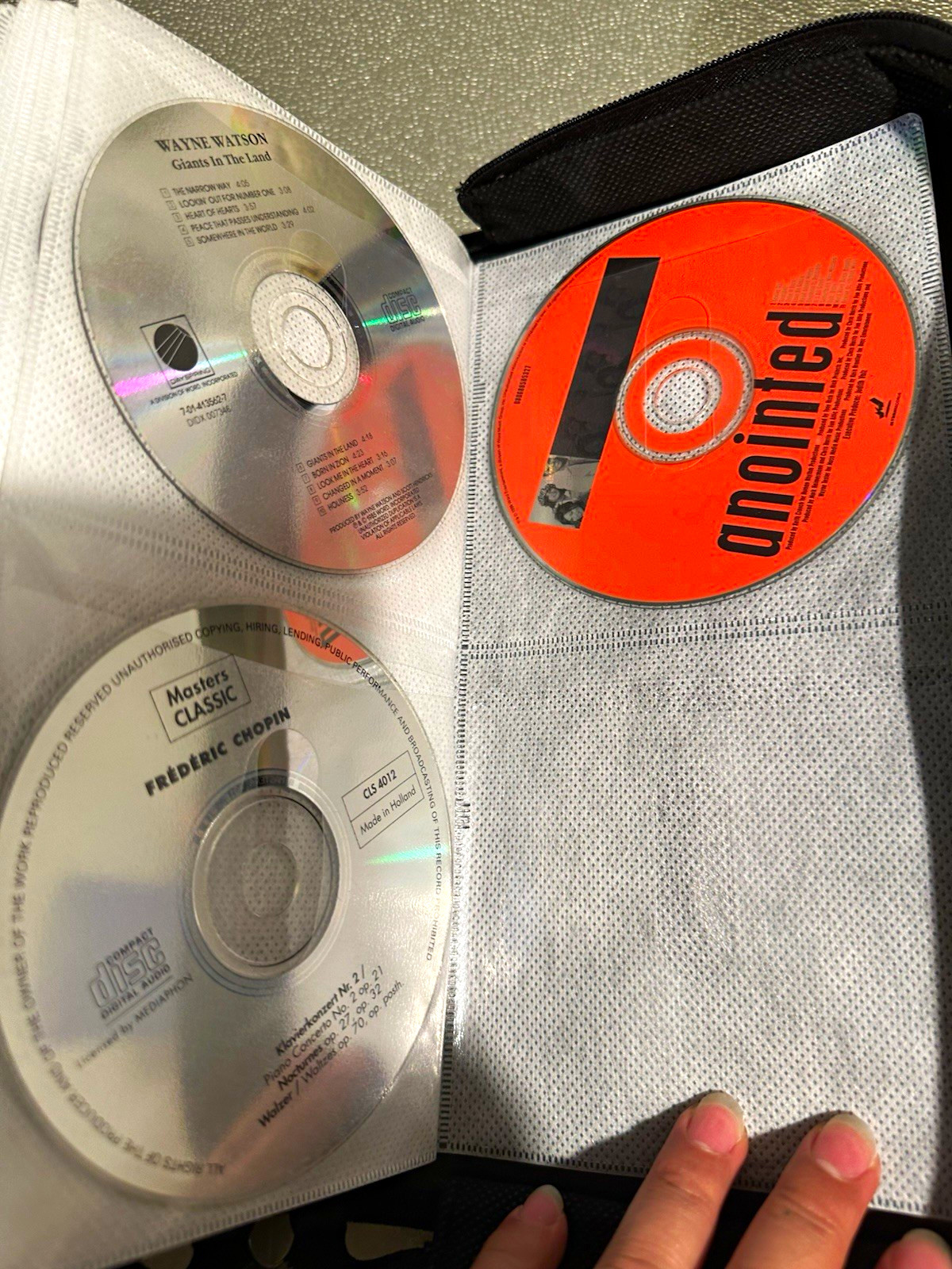 Mixed CD Lot in CD Wallet - Giants in the Land, Chopin, Vivaldi, 1998
