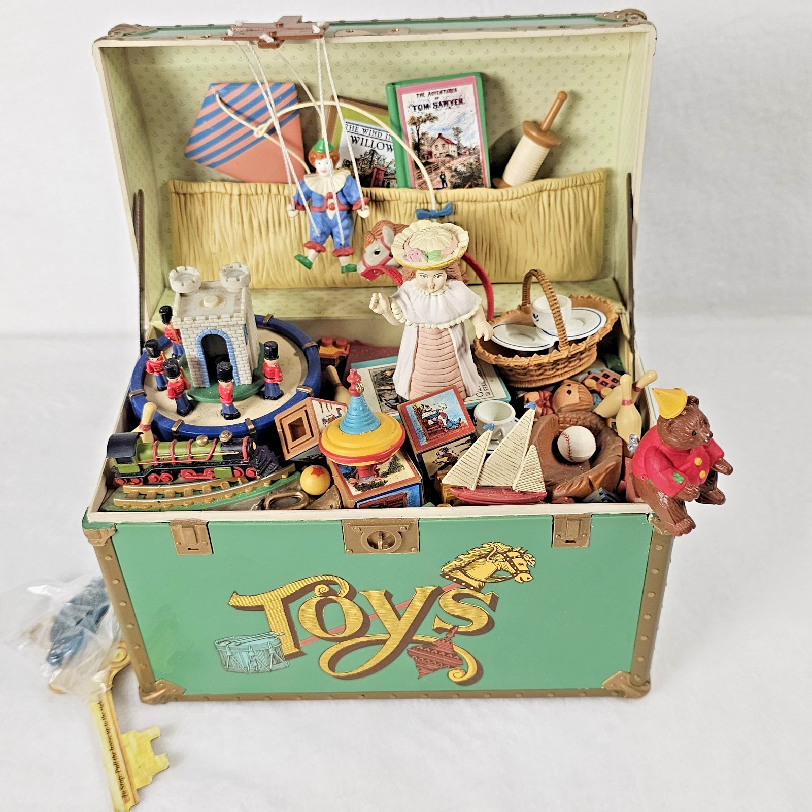 Vintage 1986 Enesco Toy Symphony Music Box Treasure Chest Animated Working w/Key