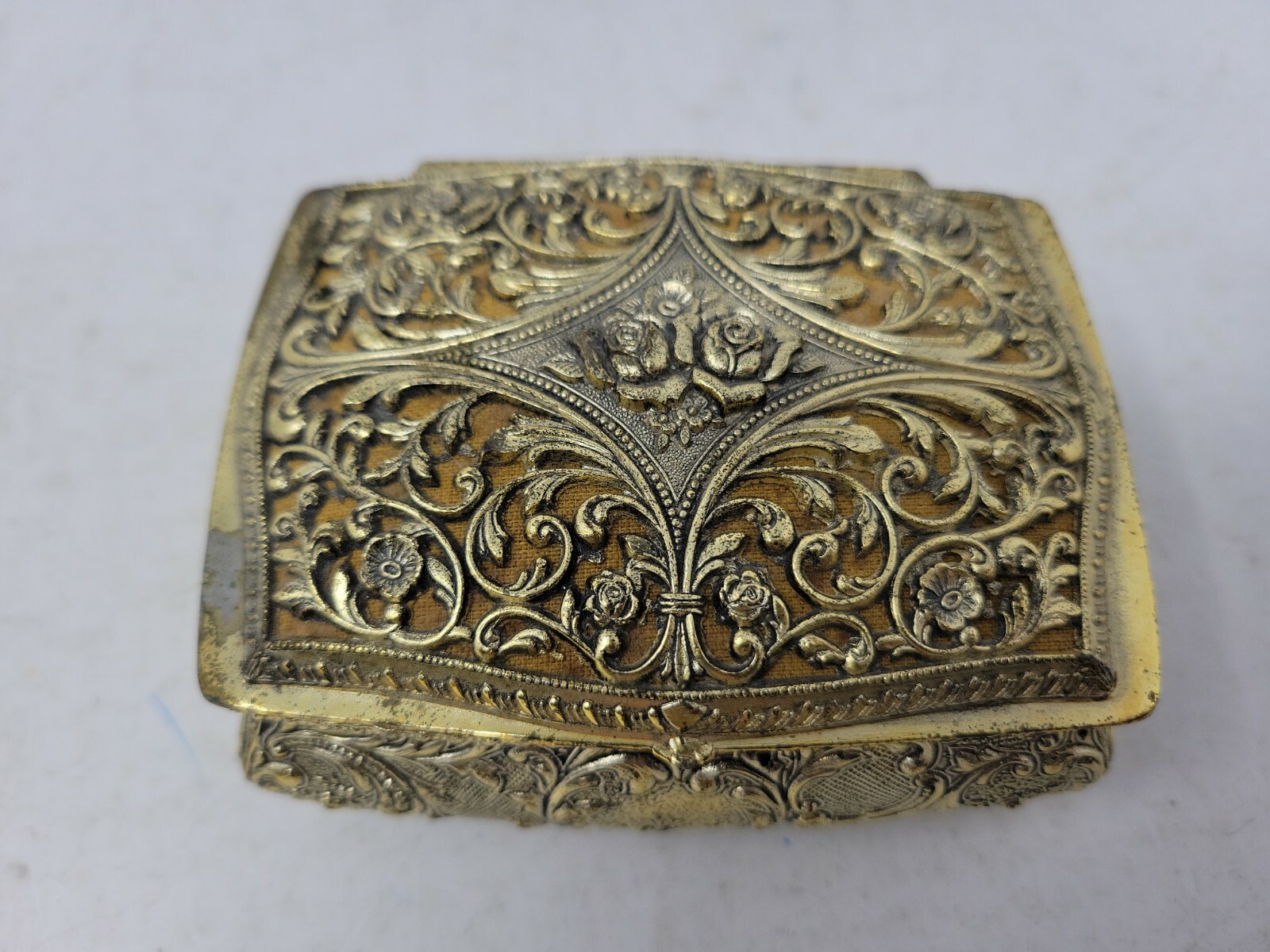 Vintage Japan Goldtone Ornate Trinket Jewelry Box Roses Musical Music Lined