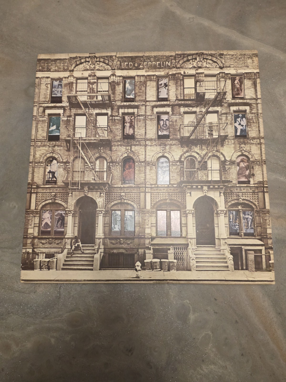 Led Zepplin Physical Graffiti 2 LP Vinyl Set 1975