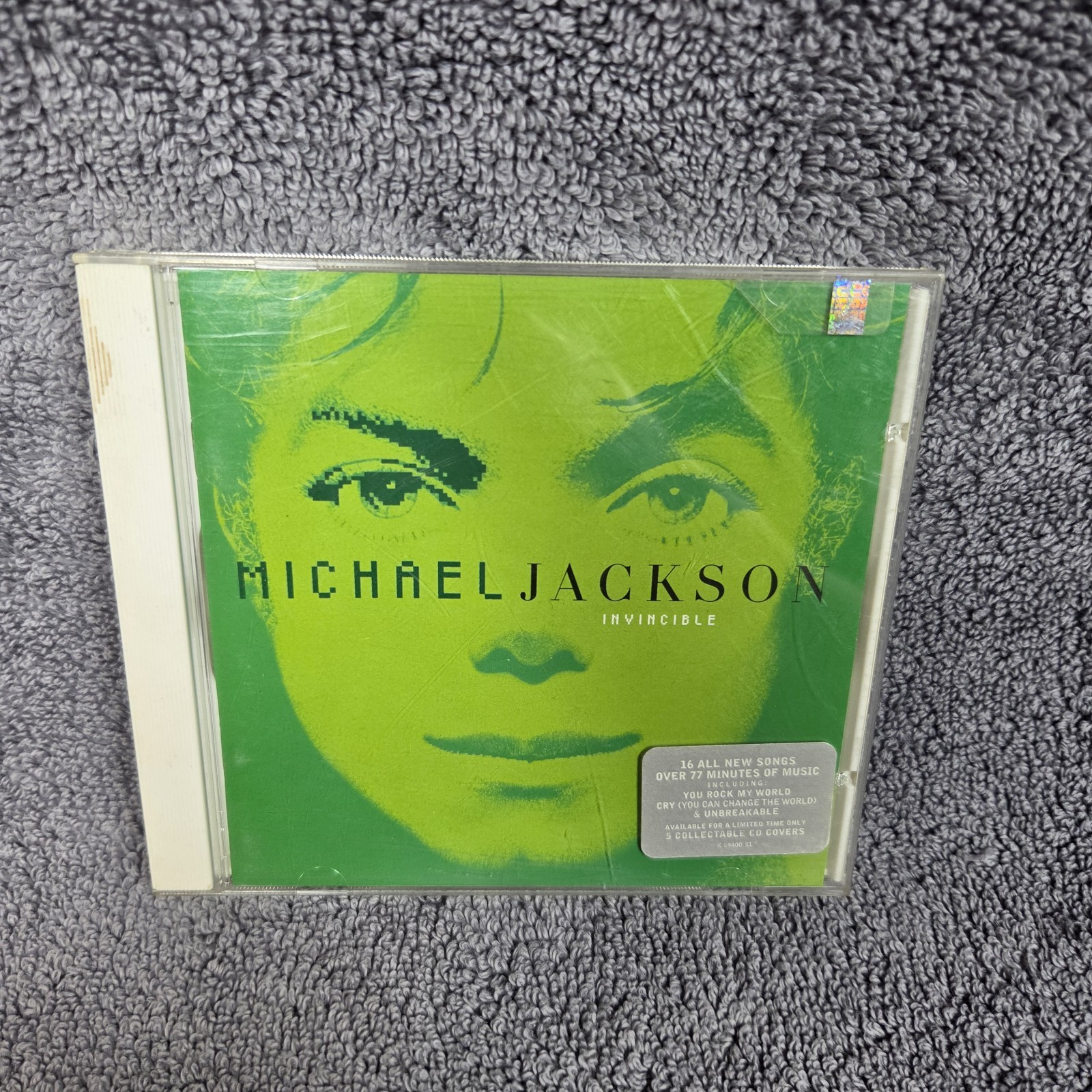 MICHAEL JACKSON - Invincible - CD Album GREEN Cover Limited RARE (2001)
