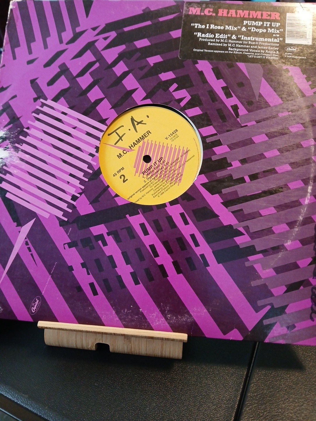 VINTAGE M.C. Hammer--Pump It Up (1988) CAPITOL RECORDS V-15428 PREVIOUSLY OWNED
