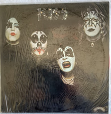KISS KISS IMPORTED RED VINYL ALBUM NEW-SEALED RARE CASABLANCA PYE RECORD CAL2006 picture