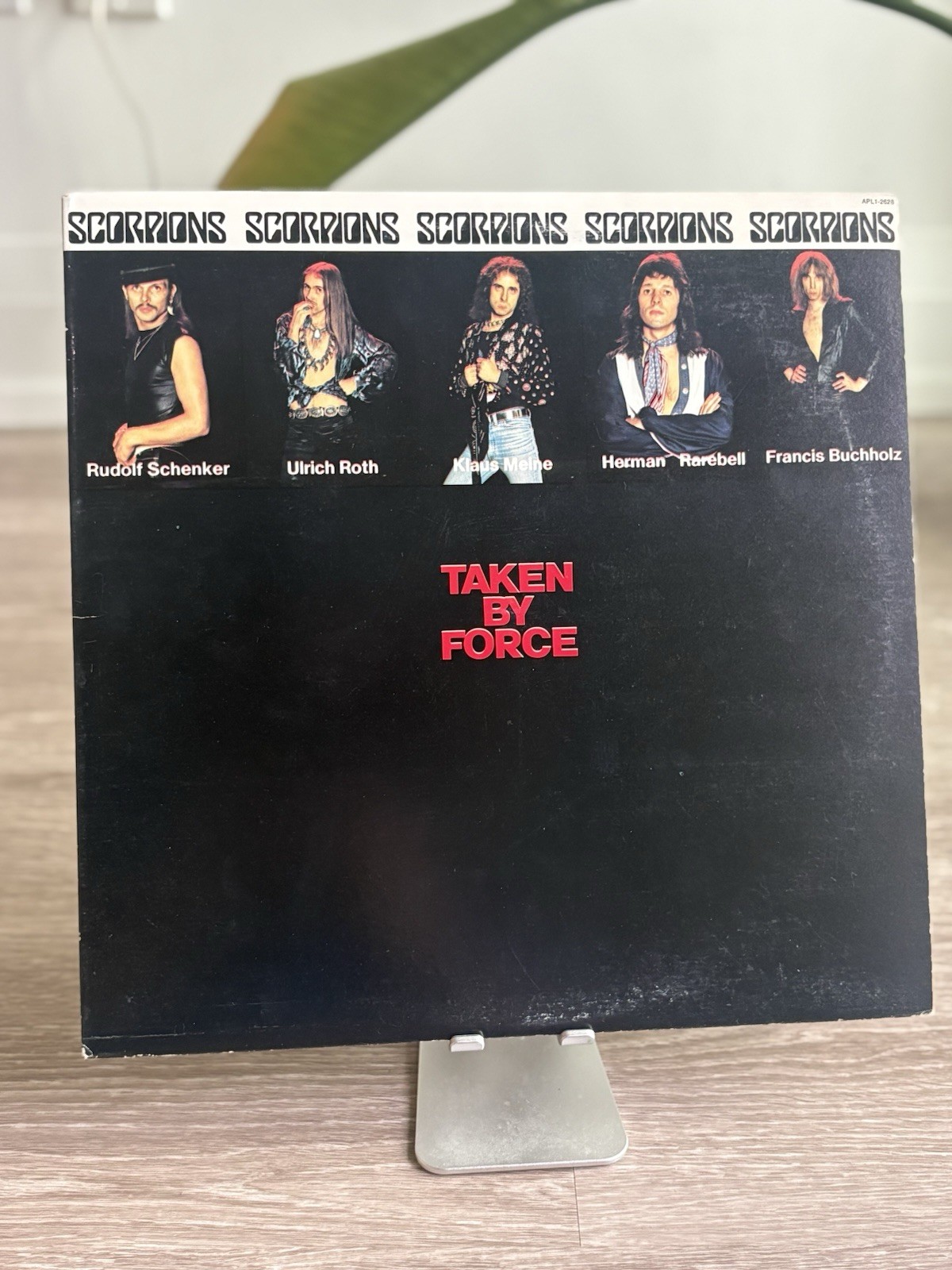 SCORPIONS Taken By Force / LP USA 1977 RCA Victor APL1-2628 Canada VG++