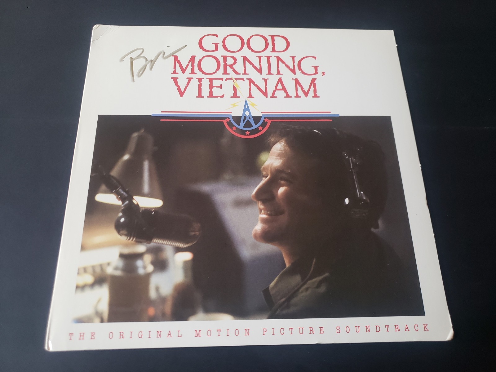 barry levinson autographed 1980s vg++ Good Morning, Vietnam soundtrack  LP33