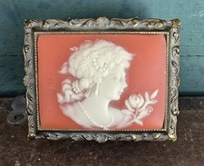 VINTAGE SANKYO MADE IN JAPAN CAMEO MUSIC BOX PLAYS 