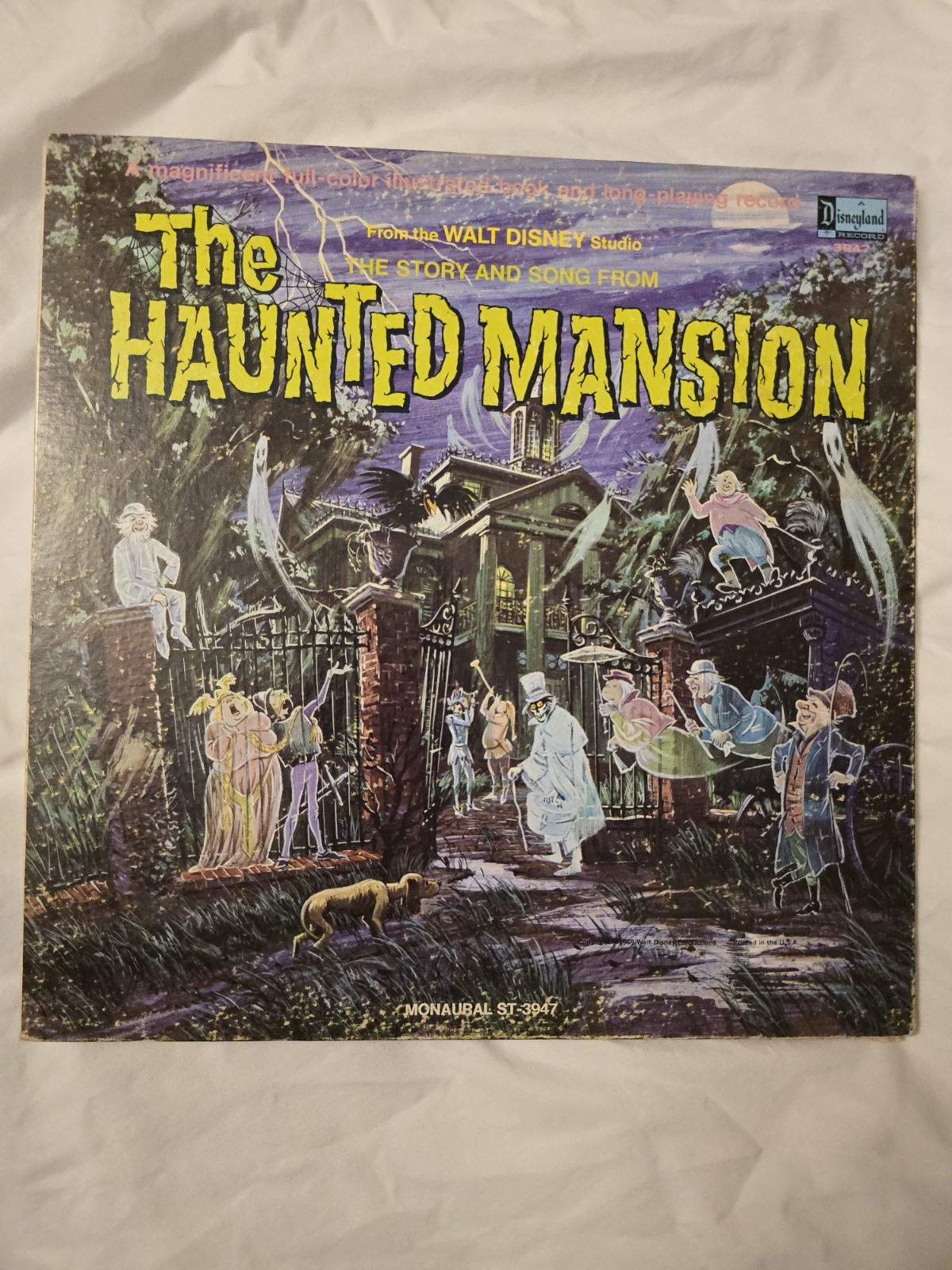Walt Disney \'s The Haunted Mansion LP Album with Book 1969 Mono ST-3947 VG