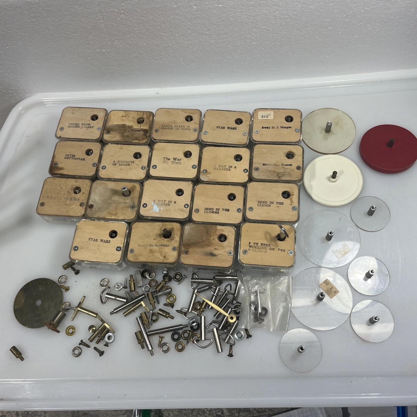 VTG LOT MUSIC BOXS PARTS BOXS KEYS BASES ETC. 