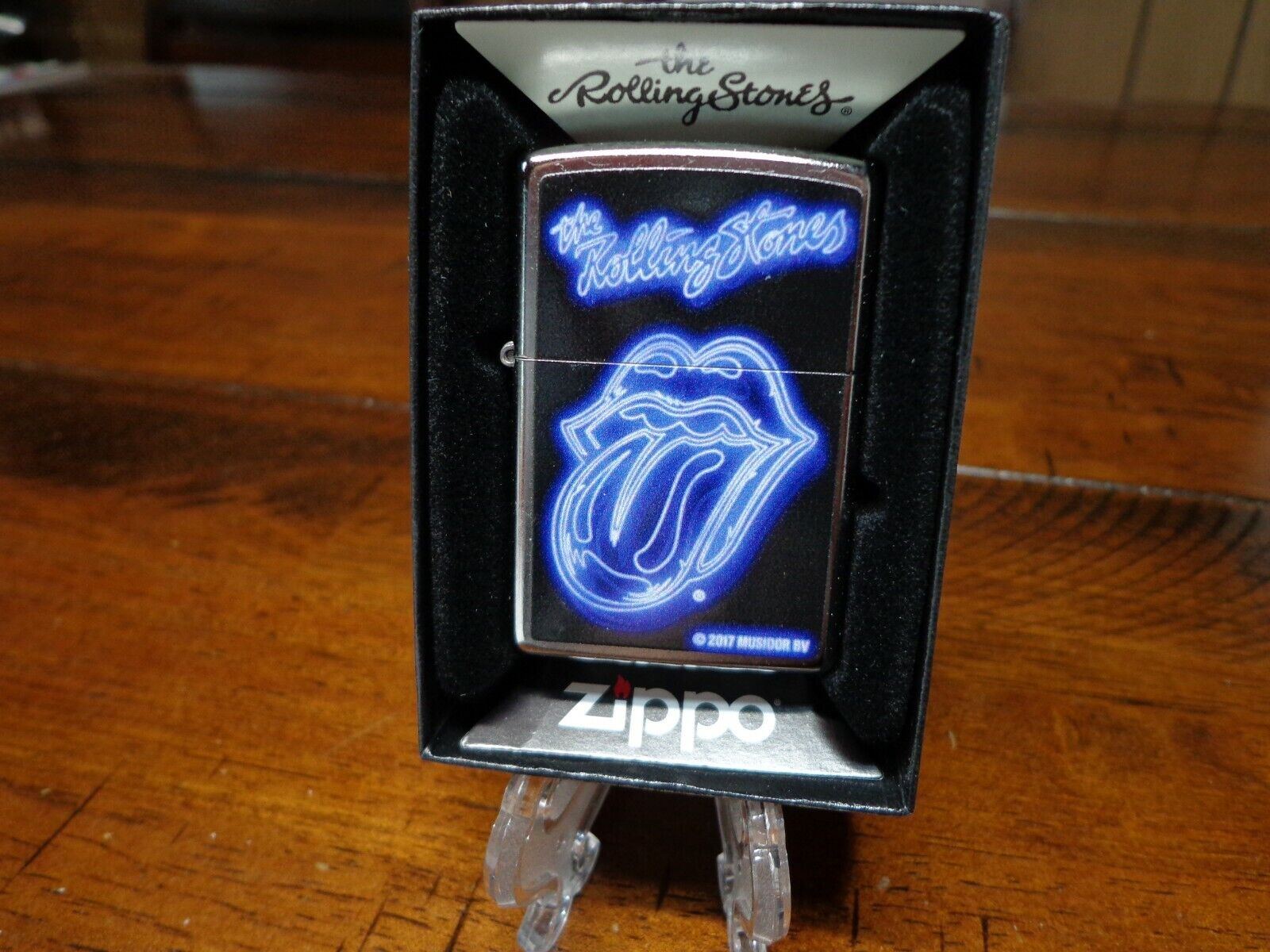 THE ROLLING STONES NEON TONGUE ZIPPO LIGHTER MINT IN BOX