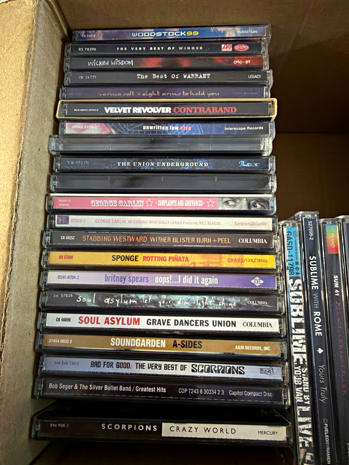 Lot of 33 rock cds Sublime, Pink Floyd, Soundgarden, Tom Petty and more