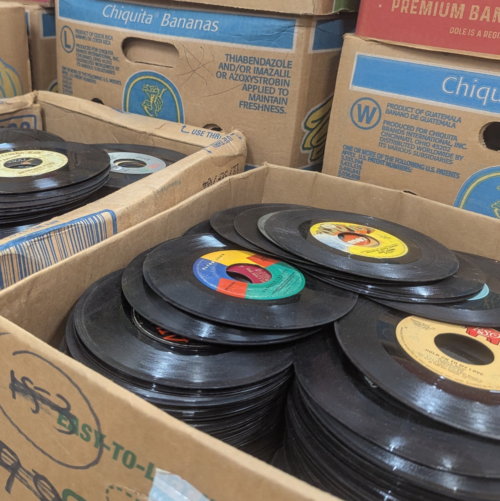 Lot 200 Vinyl Records 45 RPM 7