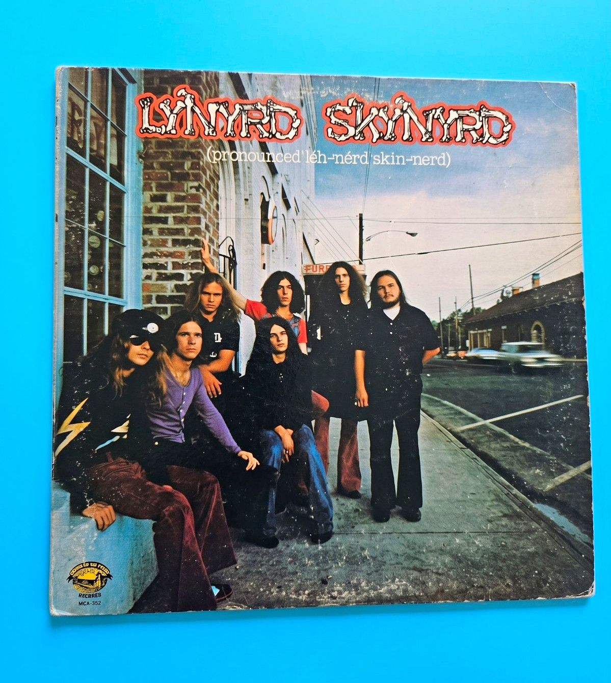 Lynyrd Skynyrd (pronounced \'leh-\'nérd \'skin-\'nérd) MCA LP Vinyl 12\