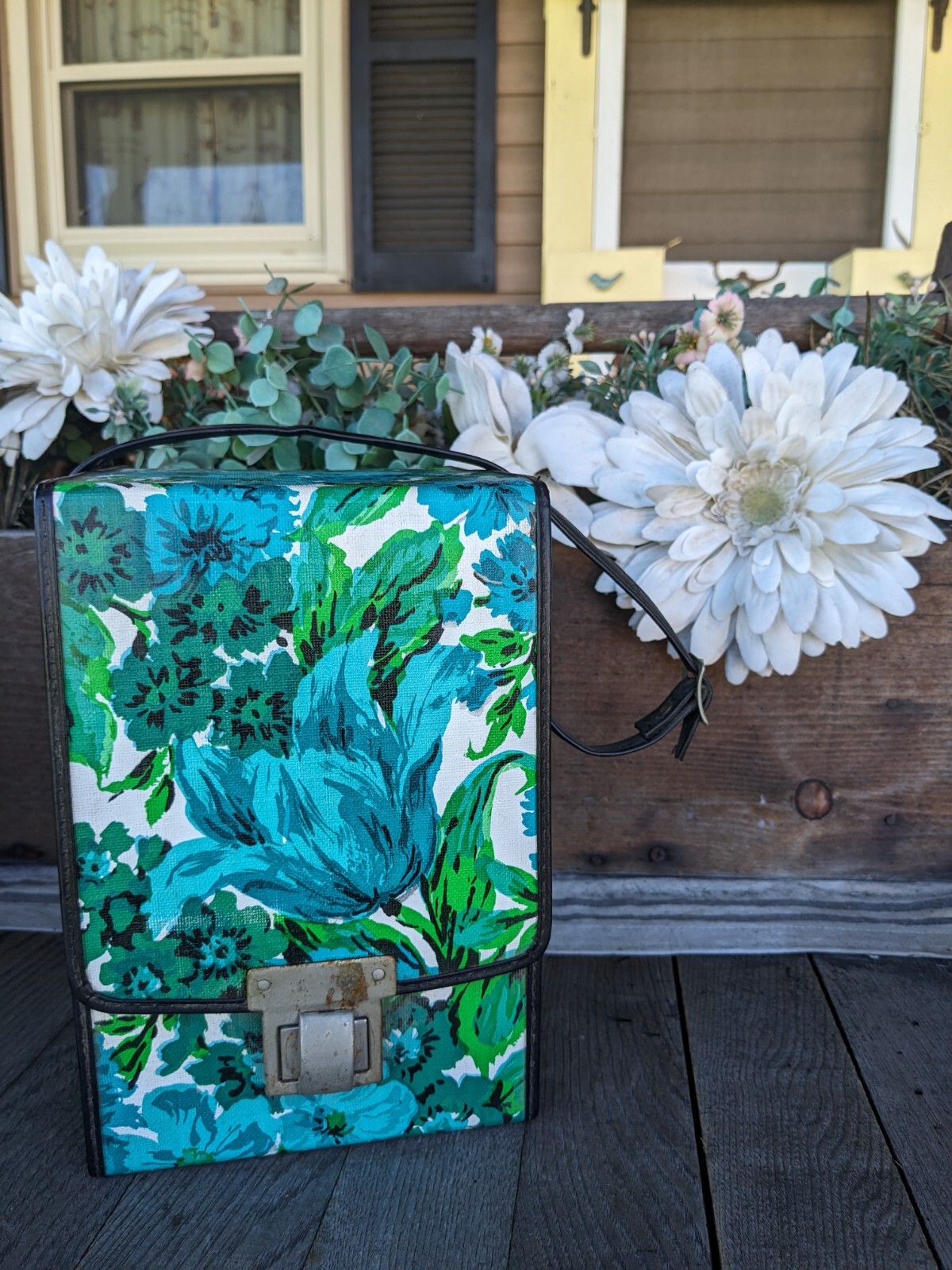 Vintage Unmarked Floral Vinyl 8-Track Travel Carrier w/Handle