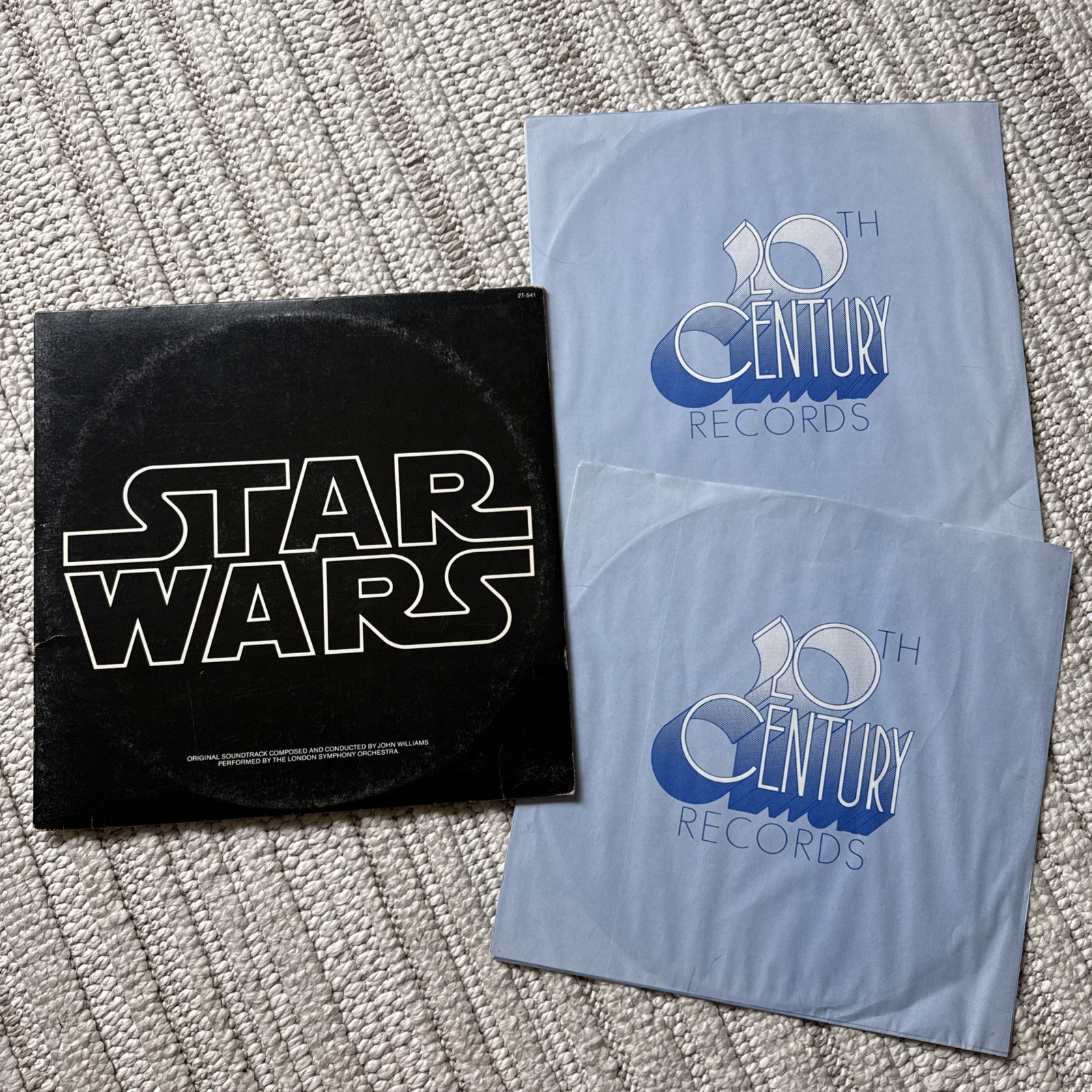 VINTAGE 1977 Double album, STAR WARS ORIGINAL SOUNDTRACK with sleeves Darth