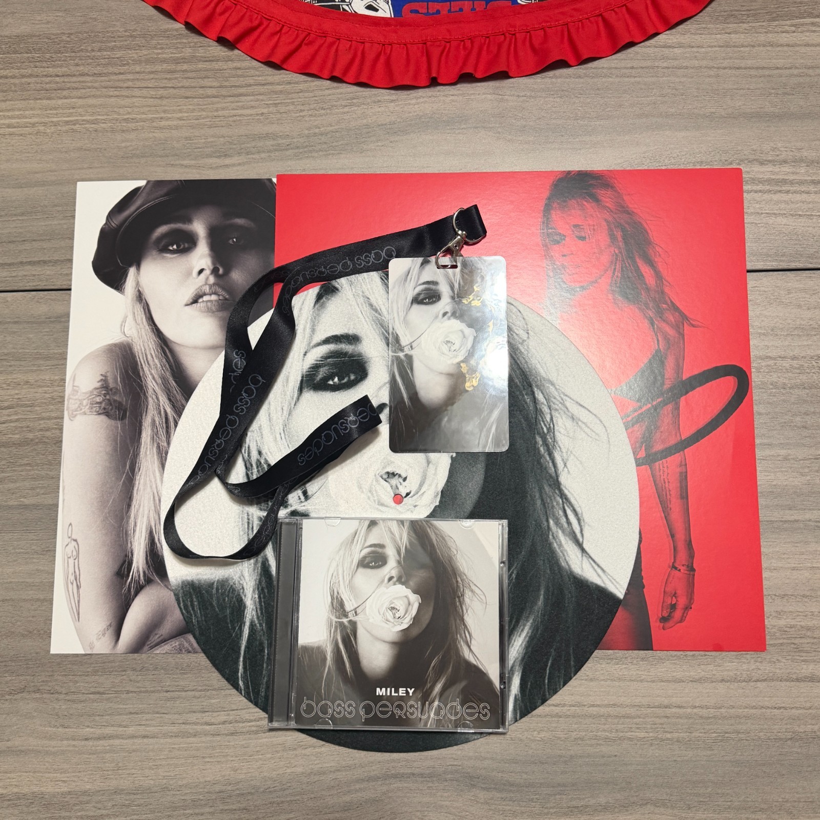 Miley Cyrus - Bass Persuades (CD Promo Bundle)