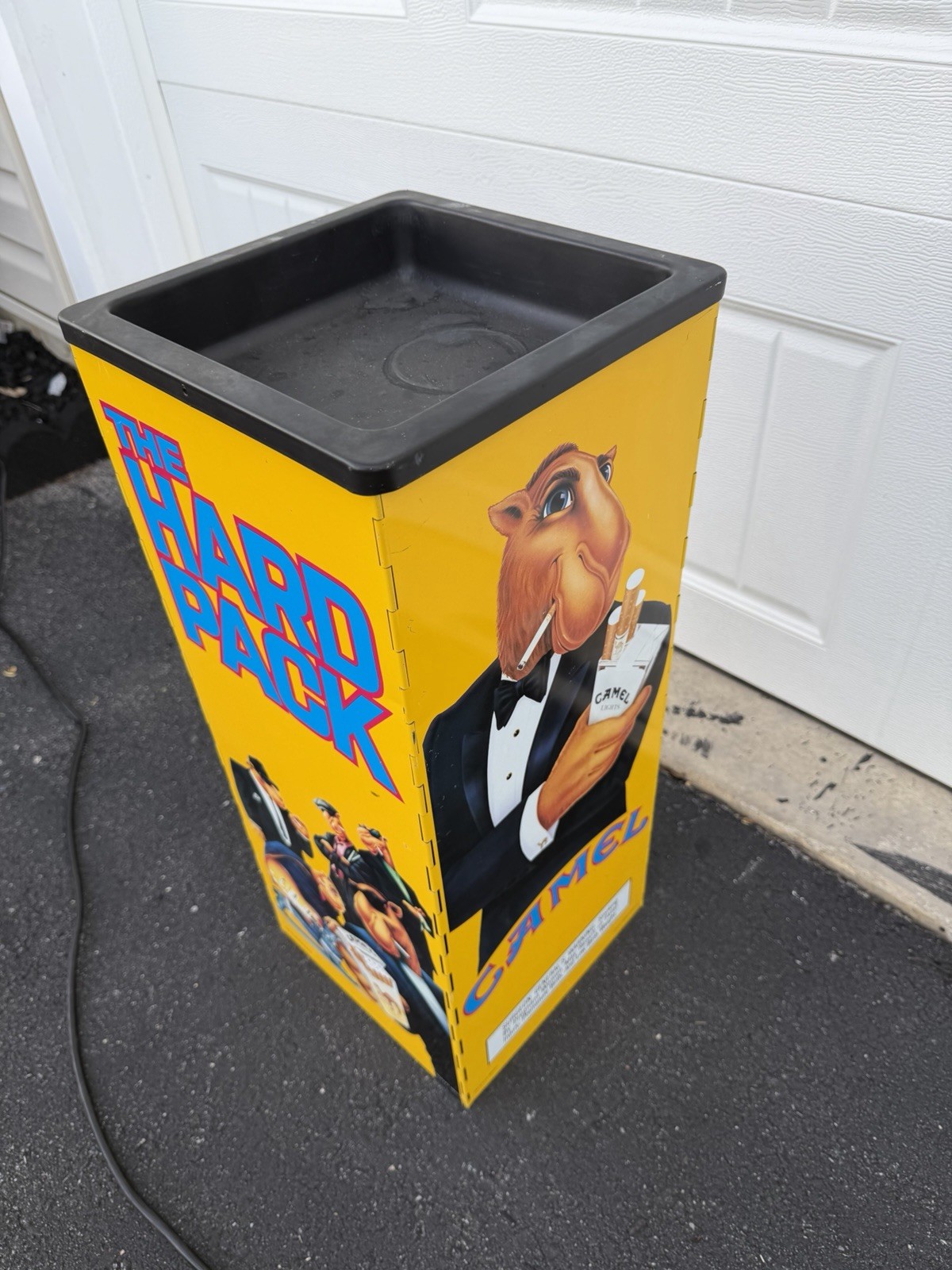 1992 Vintage Joe Camel Hard Pack Standing Ashtray 