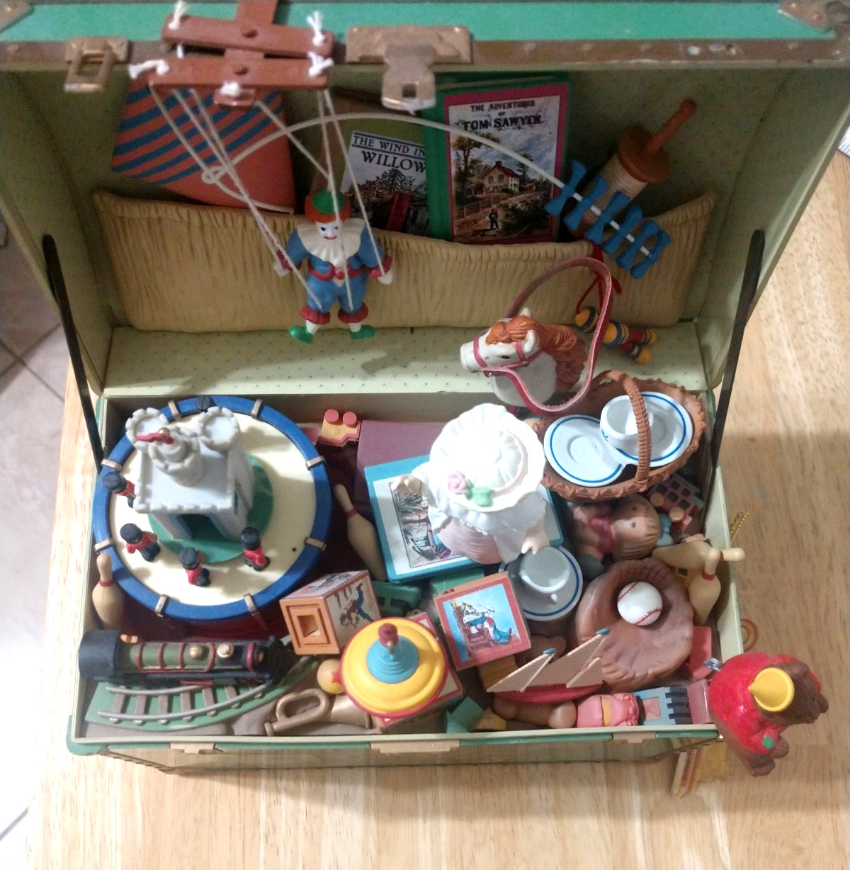 Enesco Music Box \