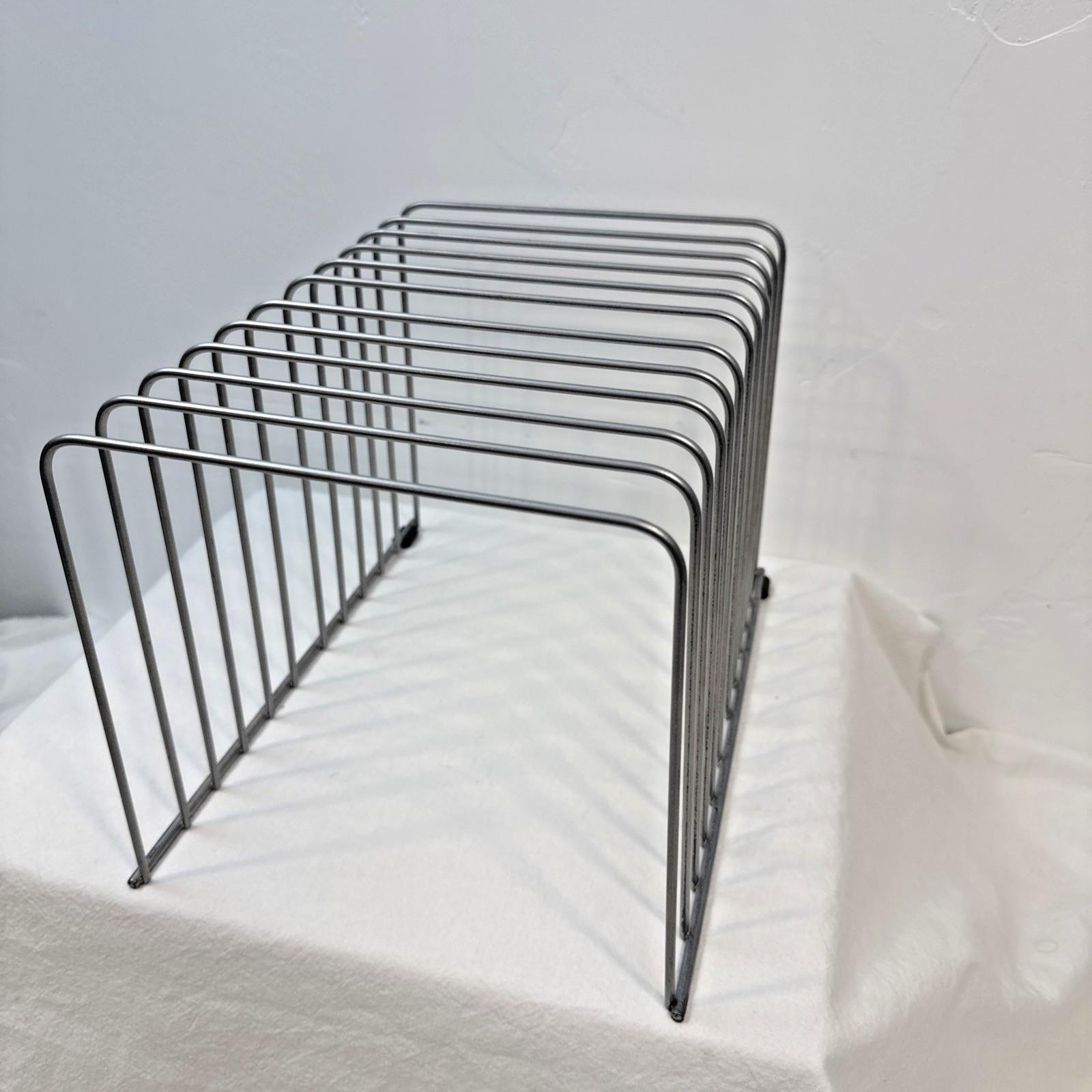 Vintage MCM Chrome Metal Record Album Rack Holder Tabletop Vinyl  LP Holds +/-50