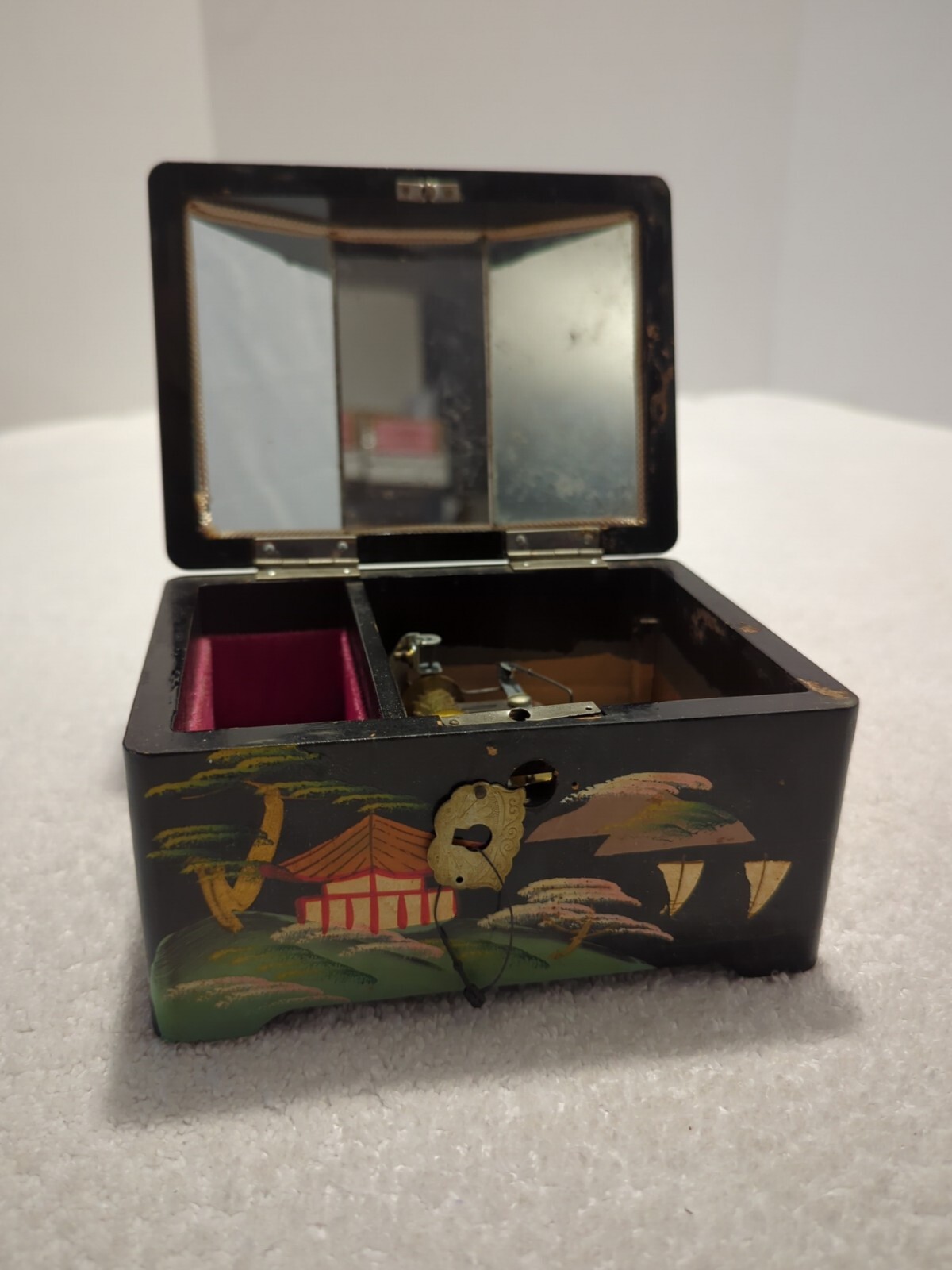 Vtg UCAGCO Made in JAPAN Jewelry Music Box ~ NOT WORKING w/Some Slight Damage