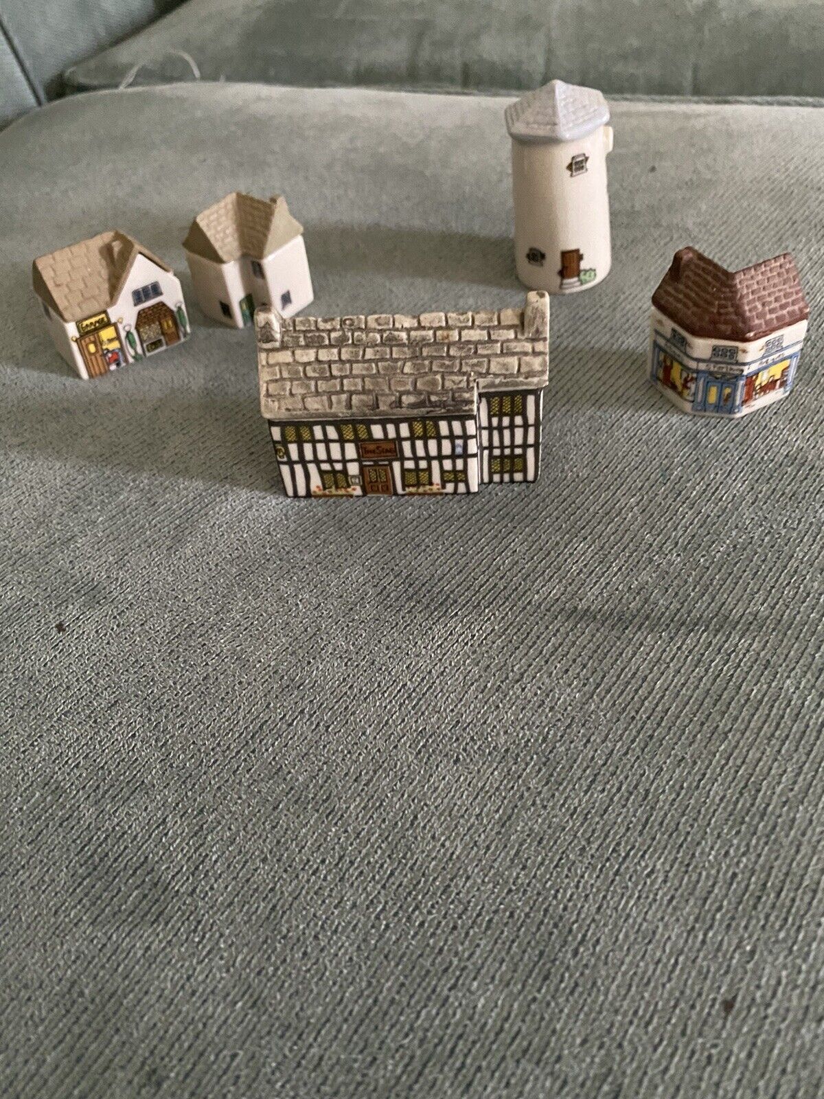 Set of 5 Wade England Miniature Houses