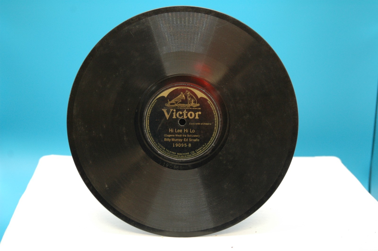 Vintage Victor 78 RPM record from 1923