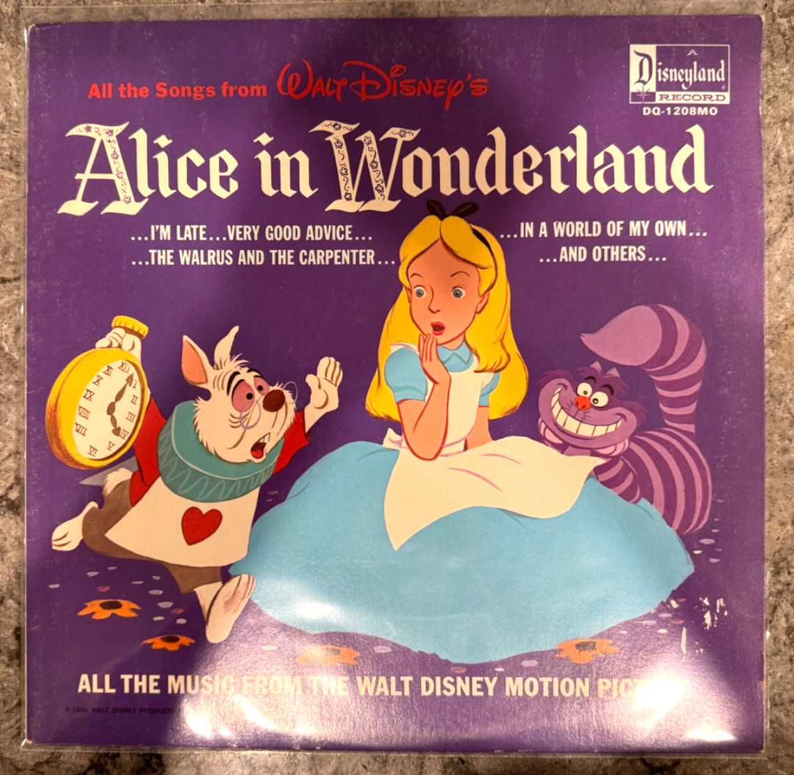 Vintage Vinyl Walt Disney\'s ALICE IN WONDERLAND  Disneyland Records 1968