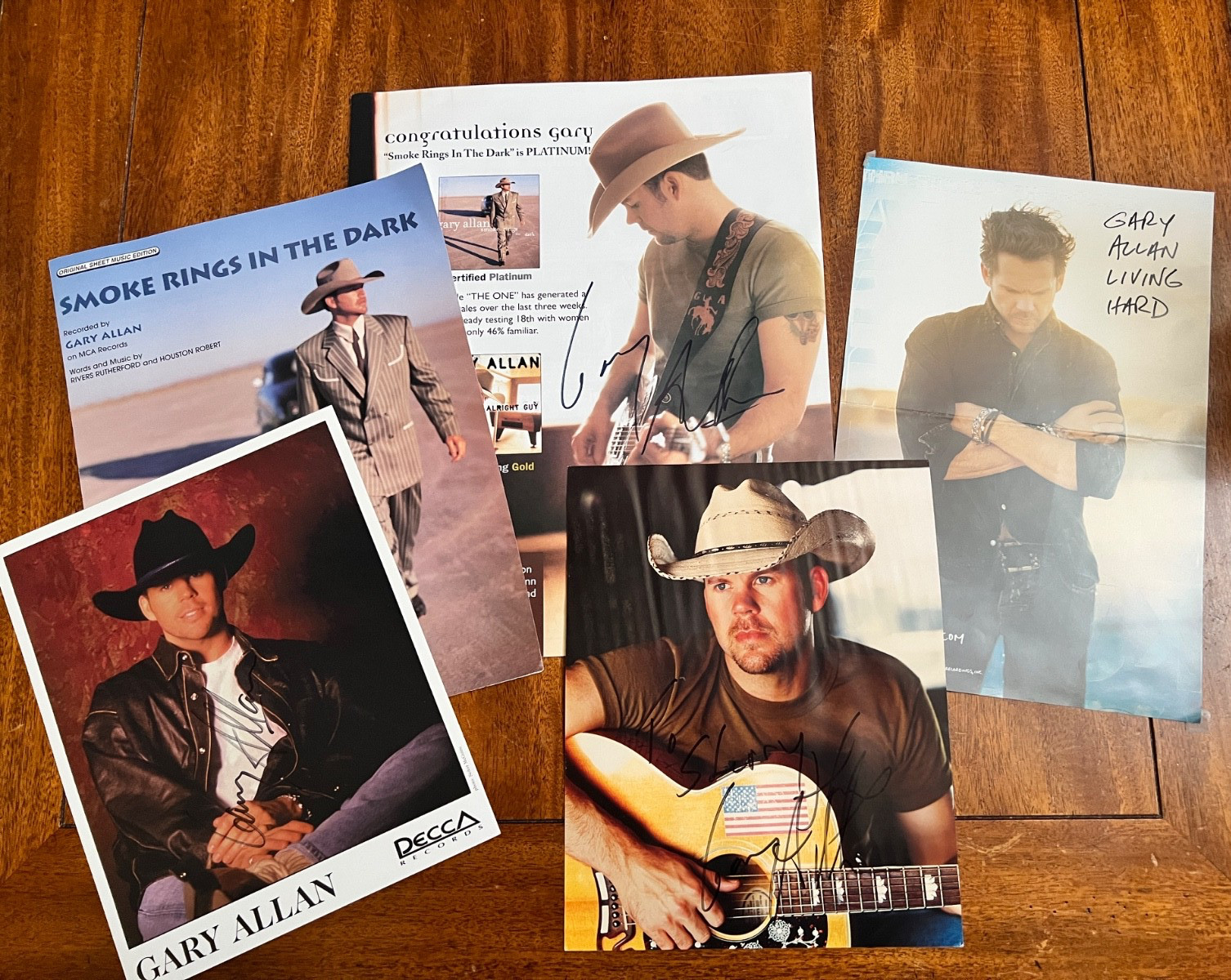 Set of 5 Gary Allan Photographs / 3 Autographs, Smoke Rings Words and Music