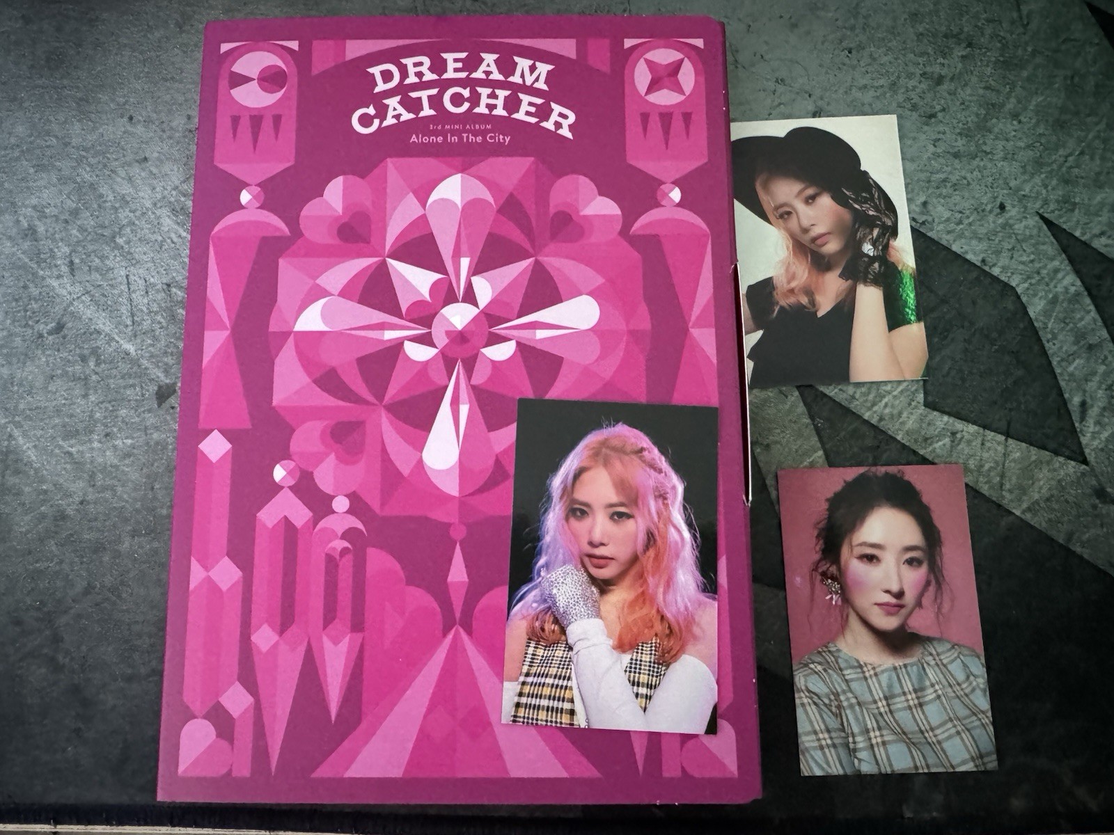 DreamCatcher Alone in the City 3rd Mini Album Light Ver.
