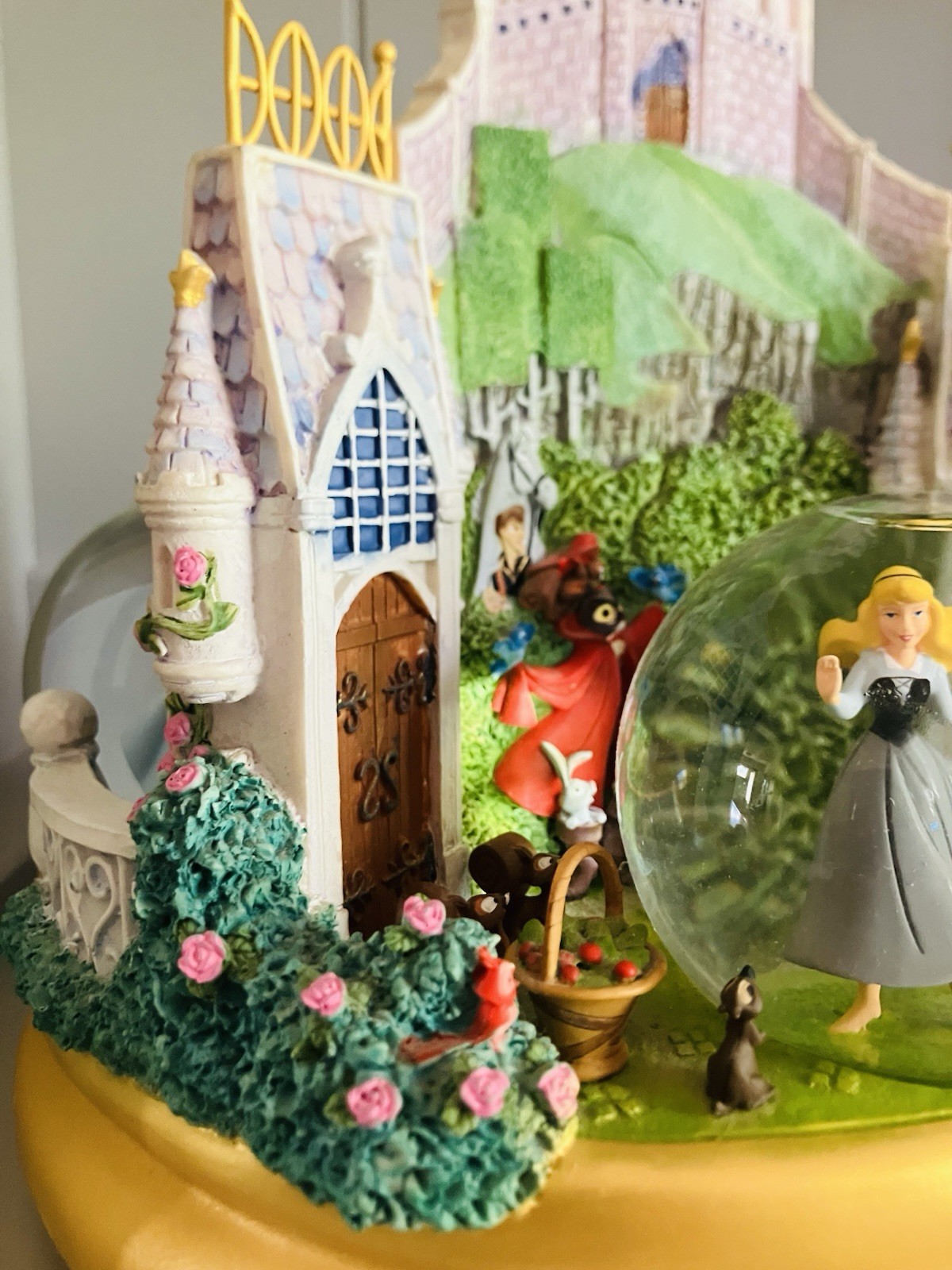 Vintage Rare Disney Multi Princess Snow Globe Music Box Cinderella Snow Aurora