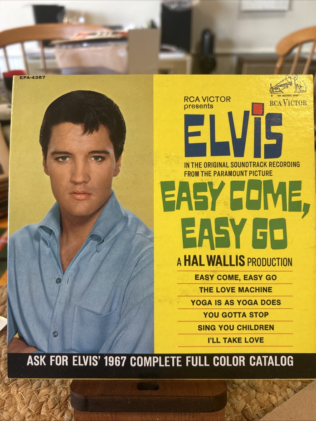 Elvis Presley Easy Come, Easy Go RCA Victor 7” EPA 4387 Label Variation
