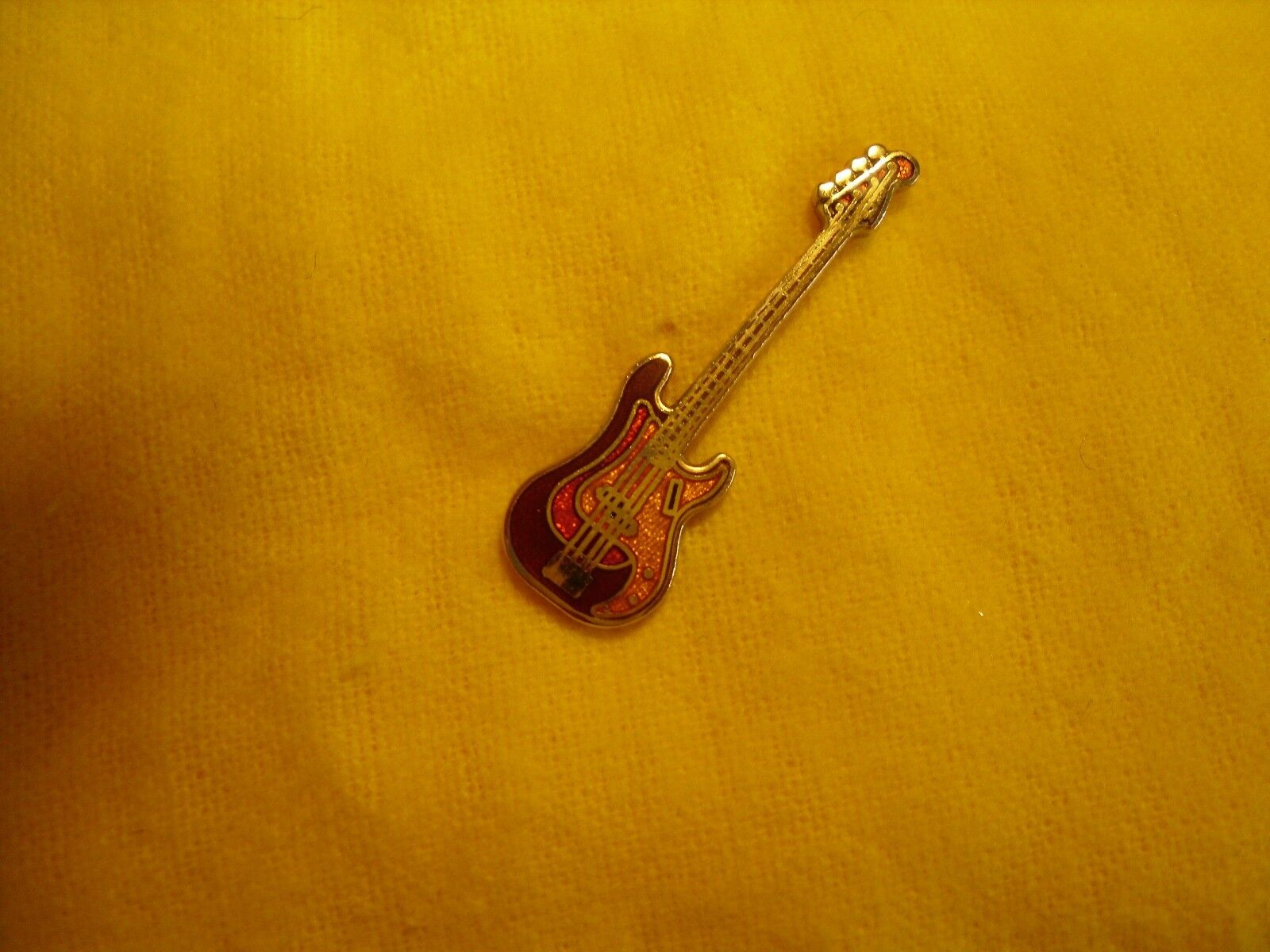 Vintage Fender P Bass Pin / Baked Enamel  Bass Guitar pin / Metal /Super Detail 