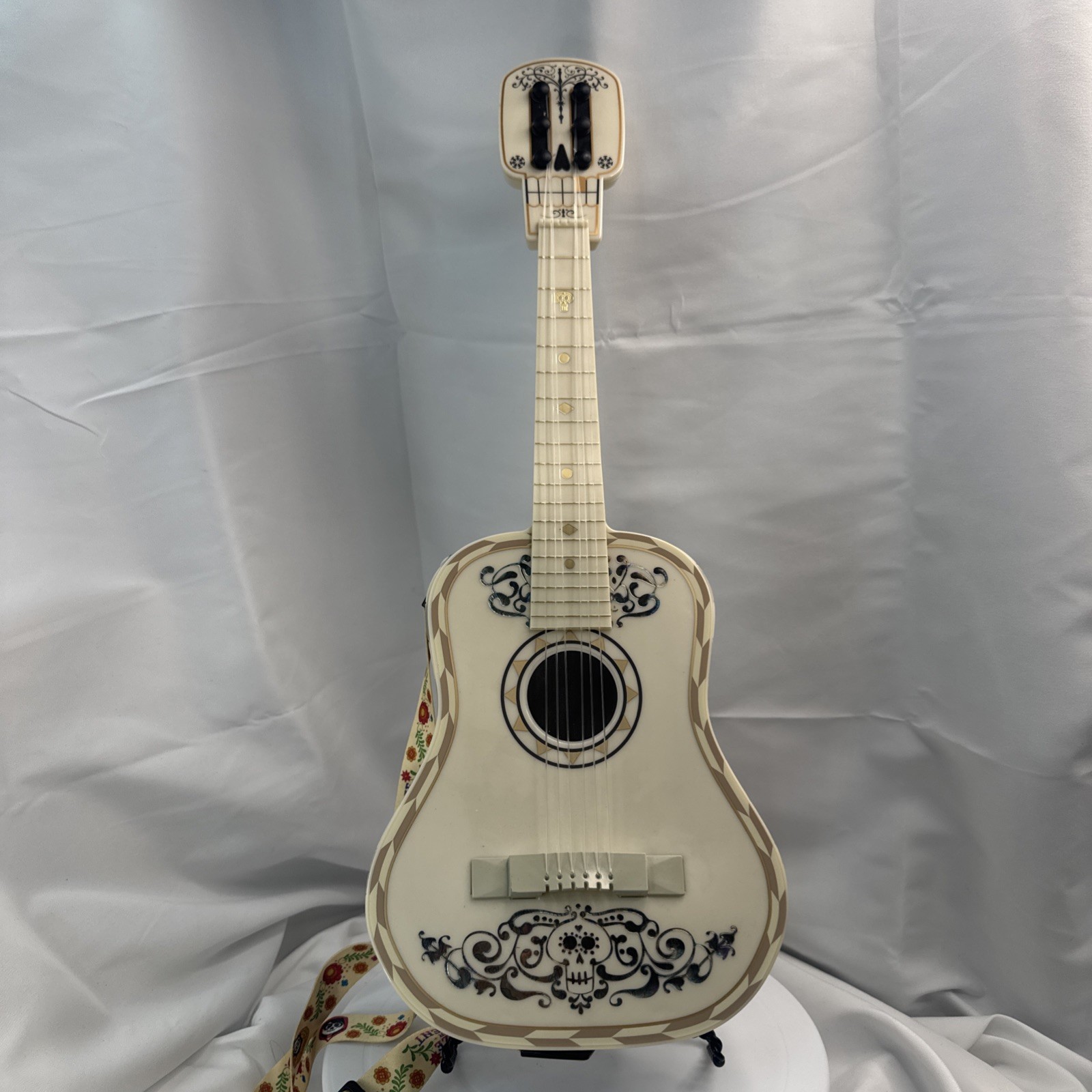 Disney Parks Pixar Fest Coco Remember Me Guitar Miguel Popcorn Bucket 2023 RARE