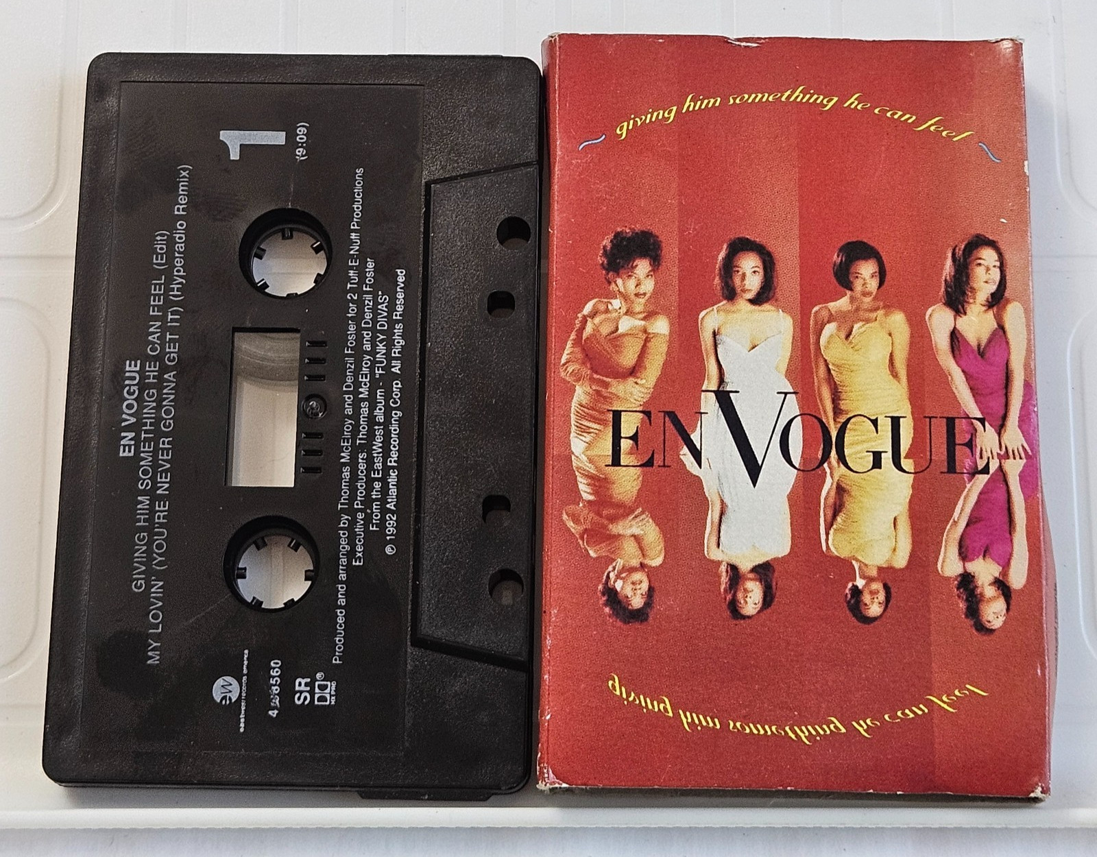 EN VOGUE - GIVING HIM SOMETHING HE CAN FEEL (Cassette Single, 1992, Atlantic)